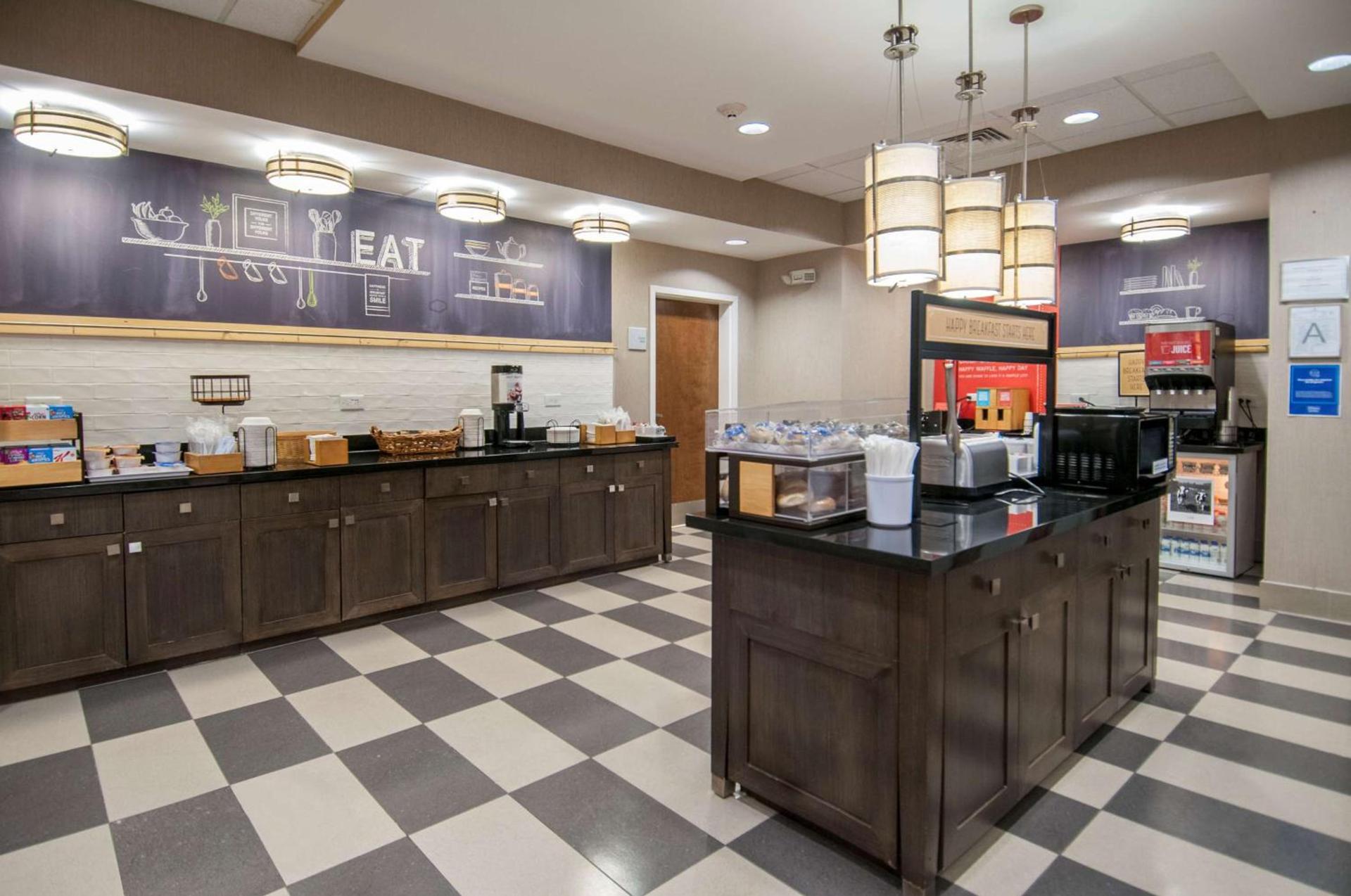 Hampton Inn Hernando, MS photo 20