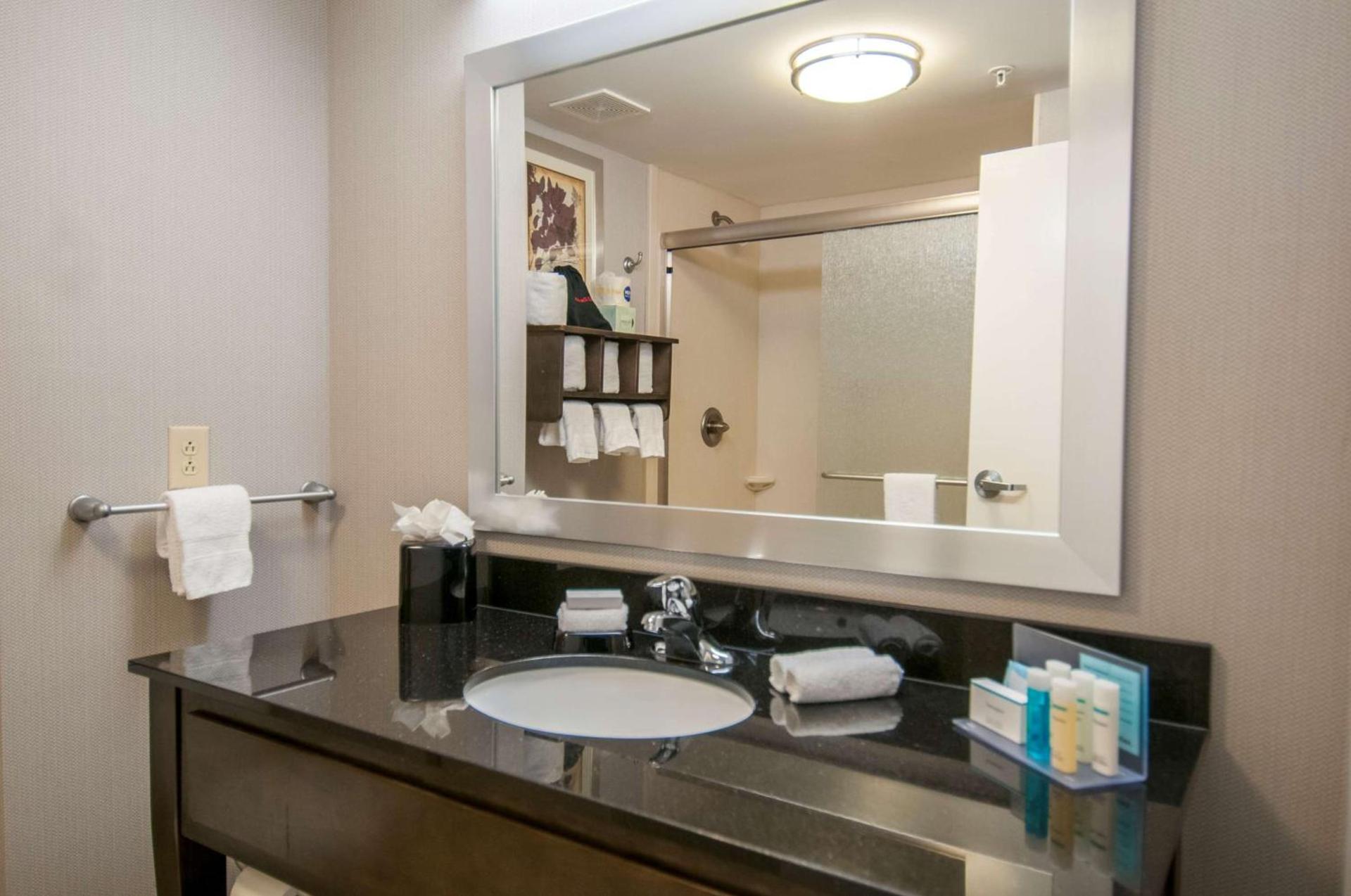 Hampton Inn Hernando, MS photo 34