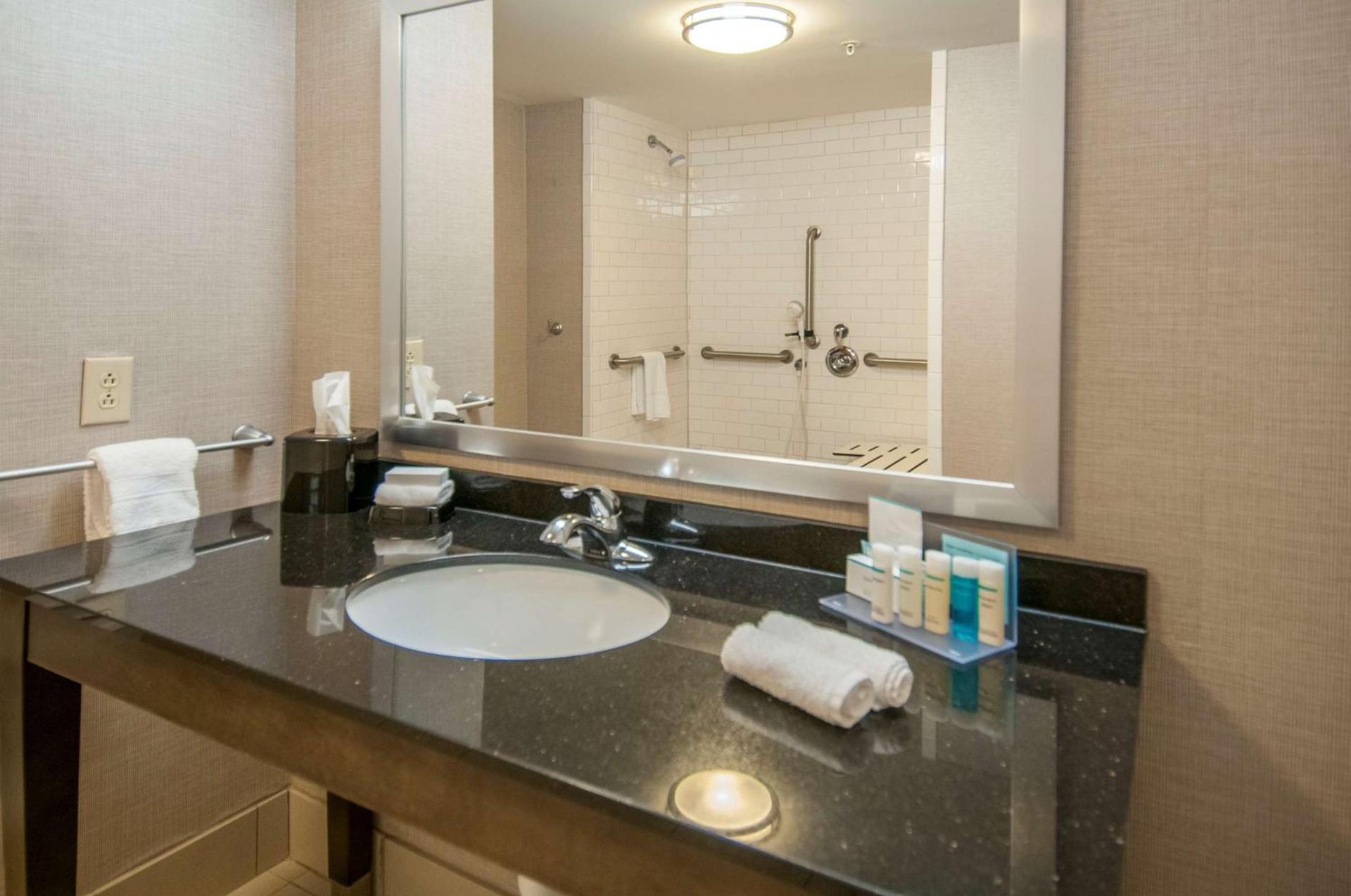 Hampton Inn Hernando, MS photo 35