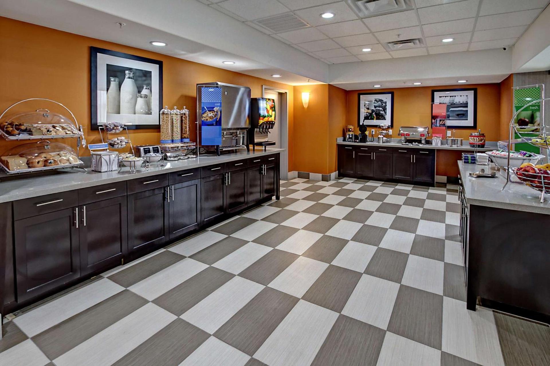Hampton Inn and Suites Ada photo 10