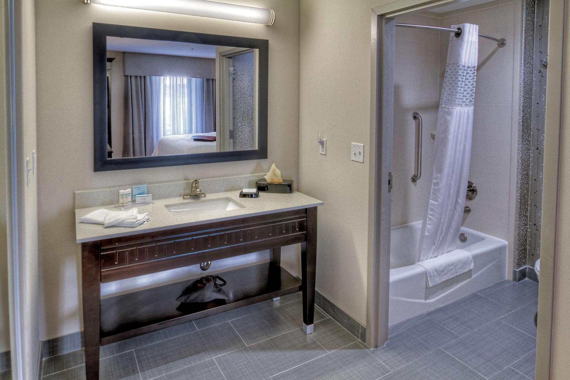Hampton Inn and Suites Ada photo 16
