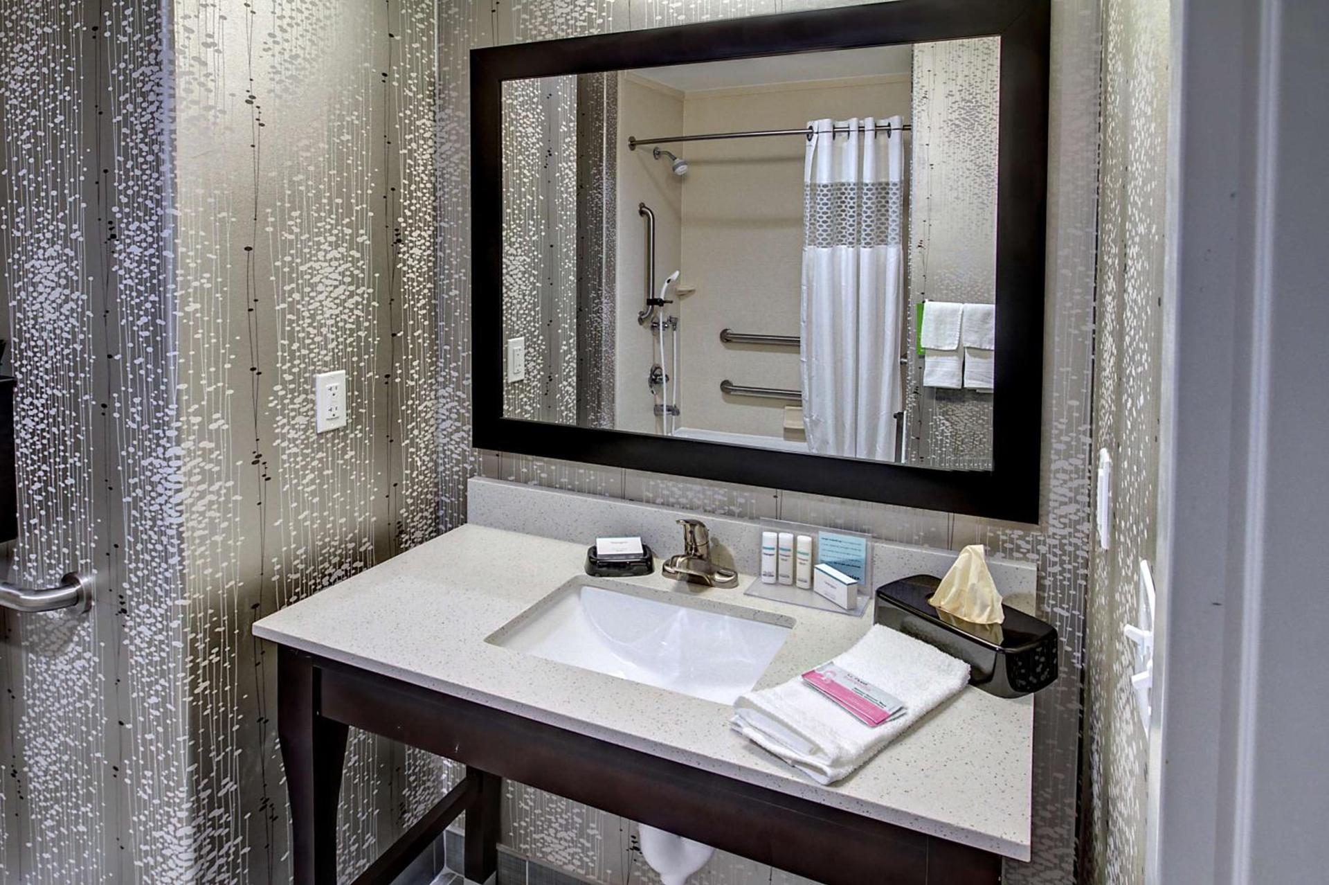 Hampton Inn and Suites Ada photo 19