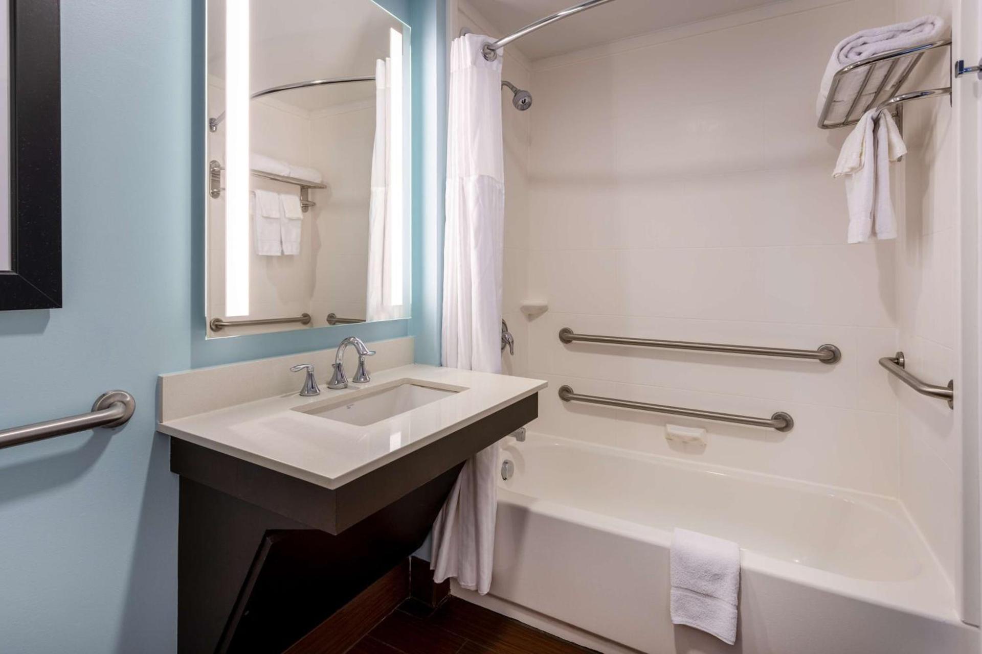 Hilton Garden Inn Roanoke photo 29