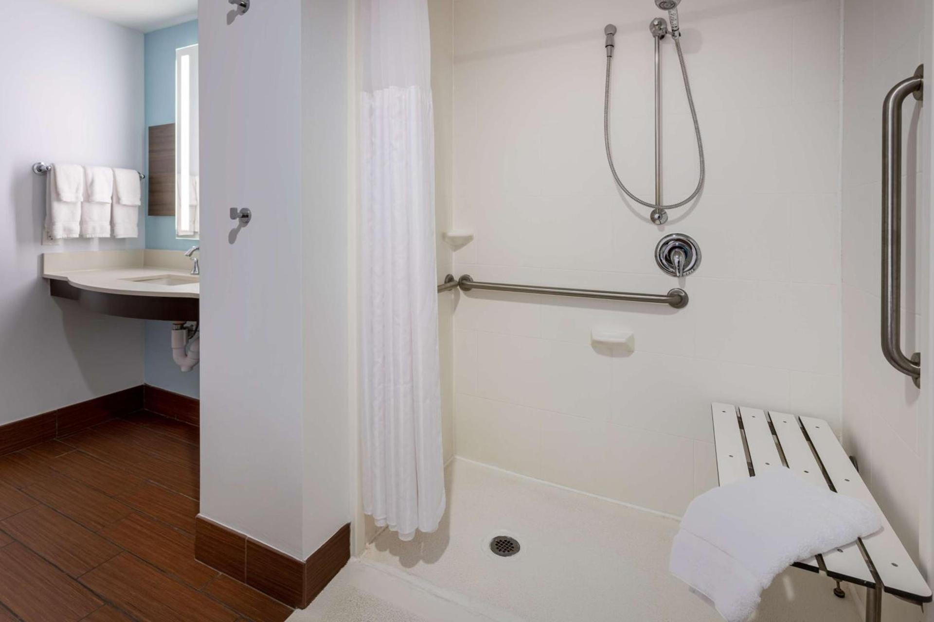 Hilton Garden Inn Roanoke photo 30