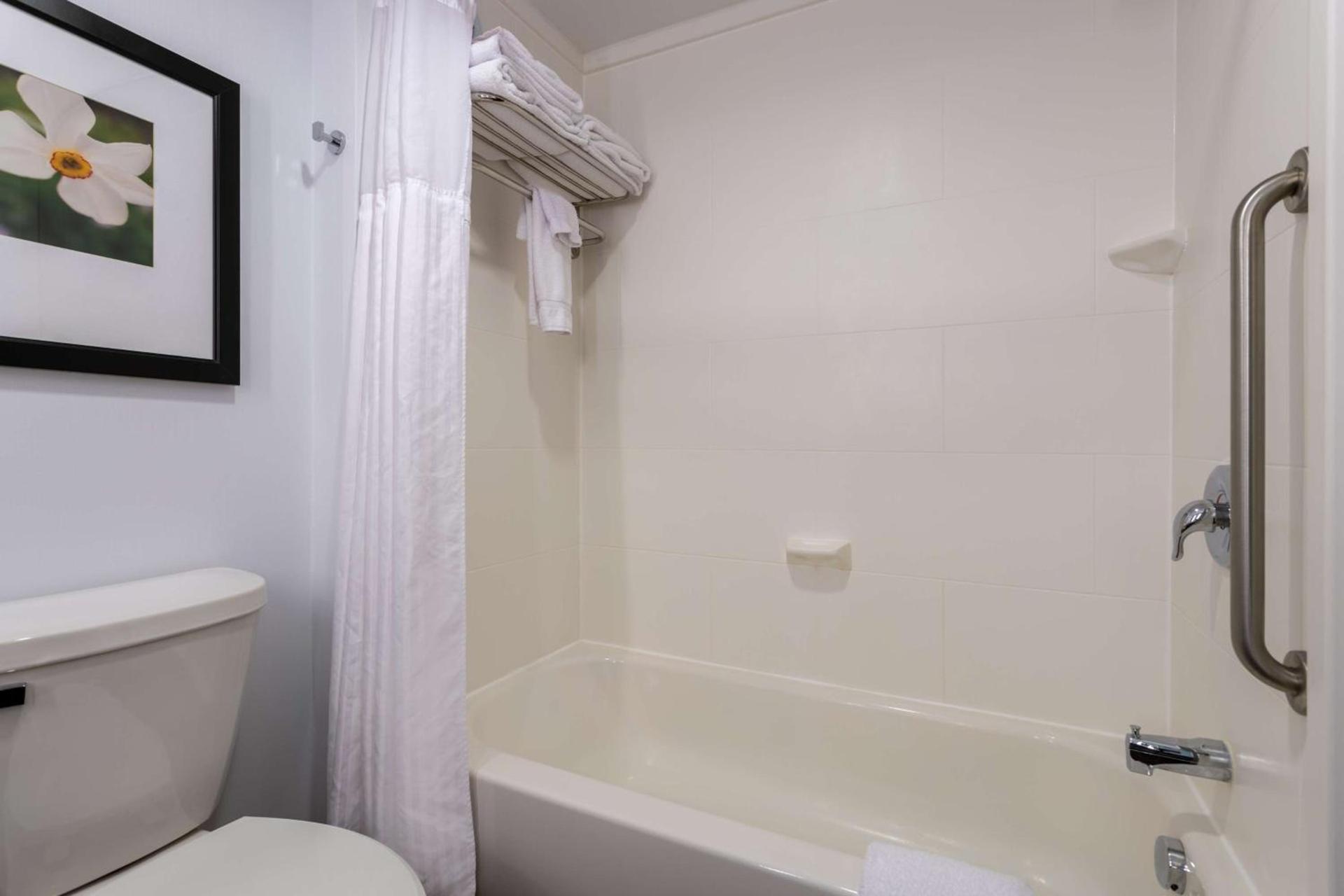 Hilton Garden Inn Roanoke photo 37