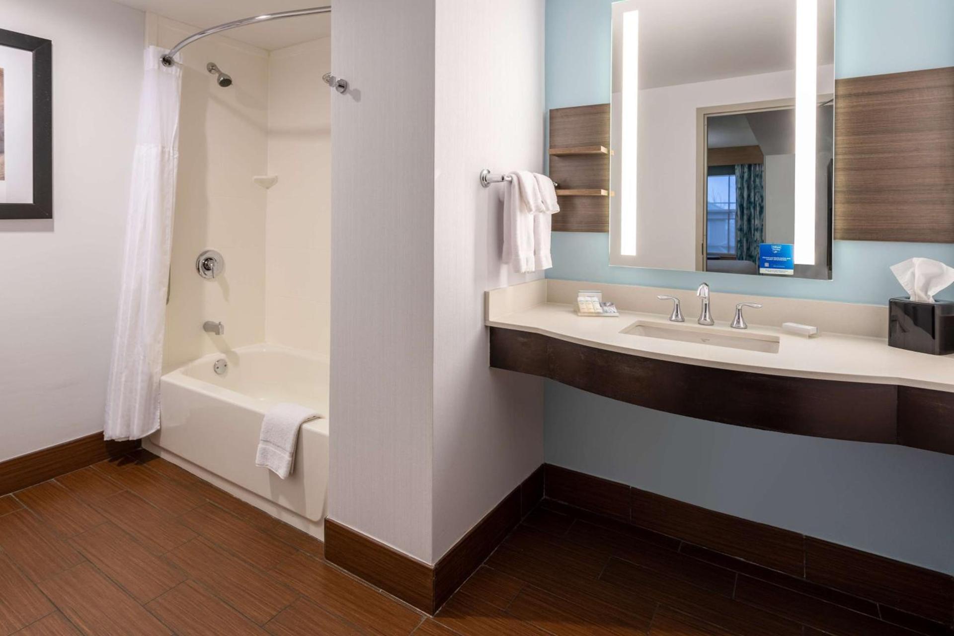 Hilton Garden Inn Roanoke photo 38