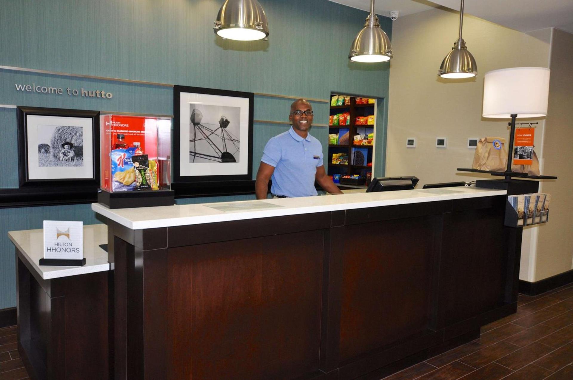 Hampton Inn and Suites Hutto photo 3
