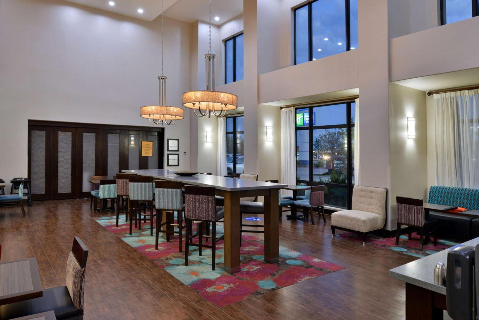 Hampton Inn and Suites Hutto photo 6