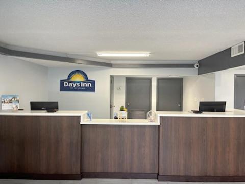Days Inn by Wyndham Farmville photo 25