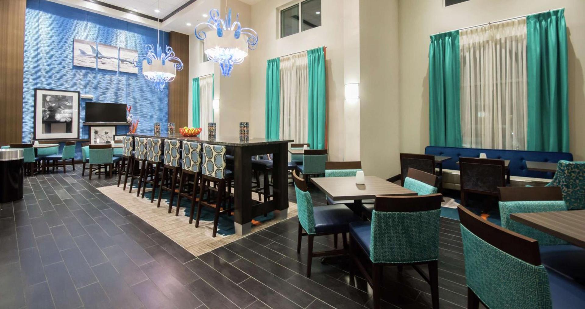 Hampton Inn & Suites Orlando near SeaWorld photo 14