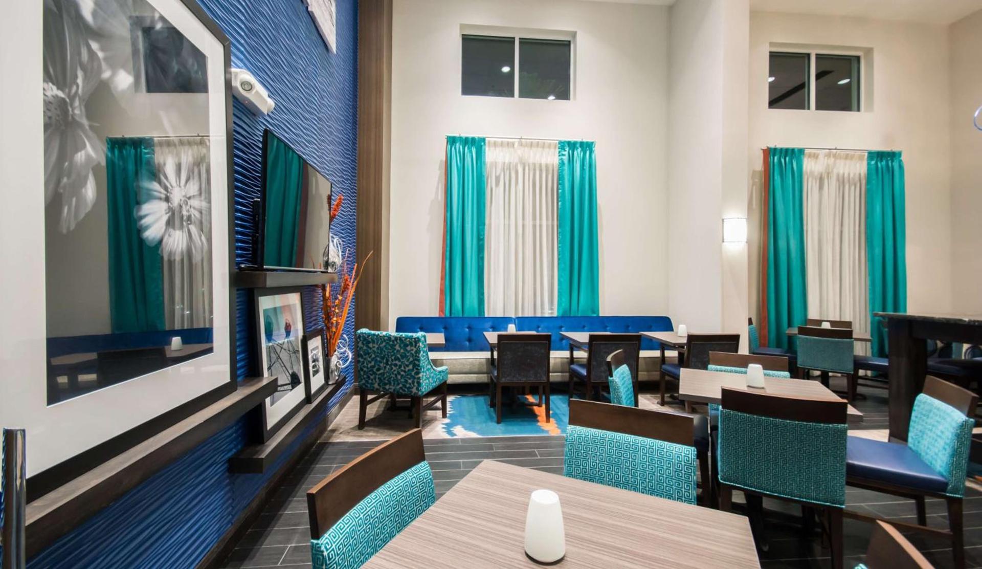 Hampton Inn & Suites Orlando near SeaWorld photo 3