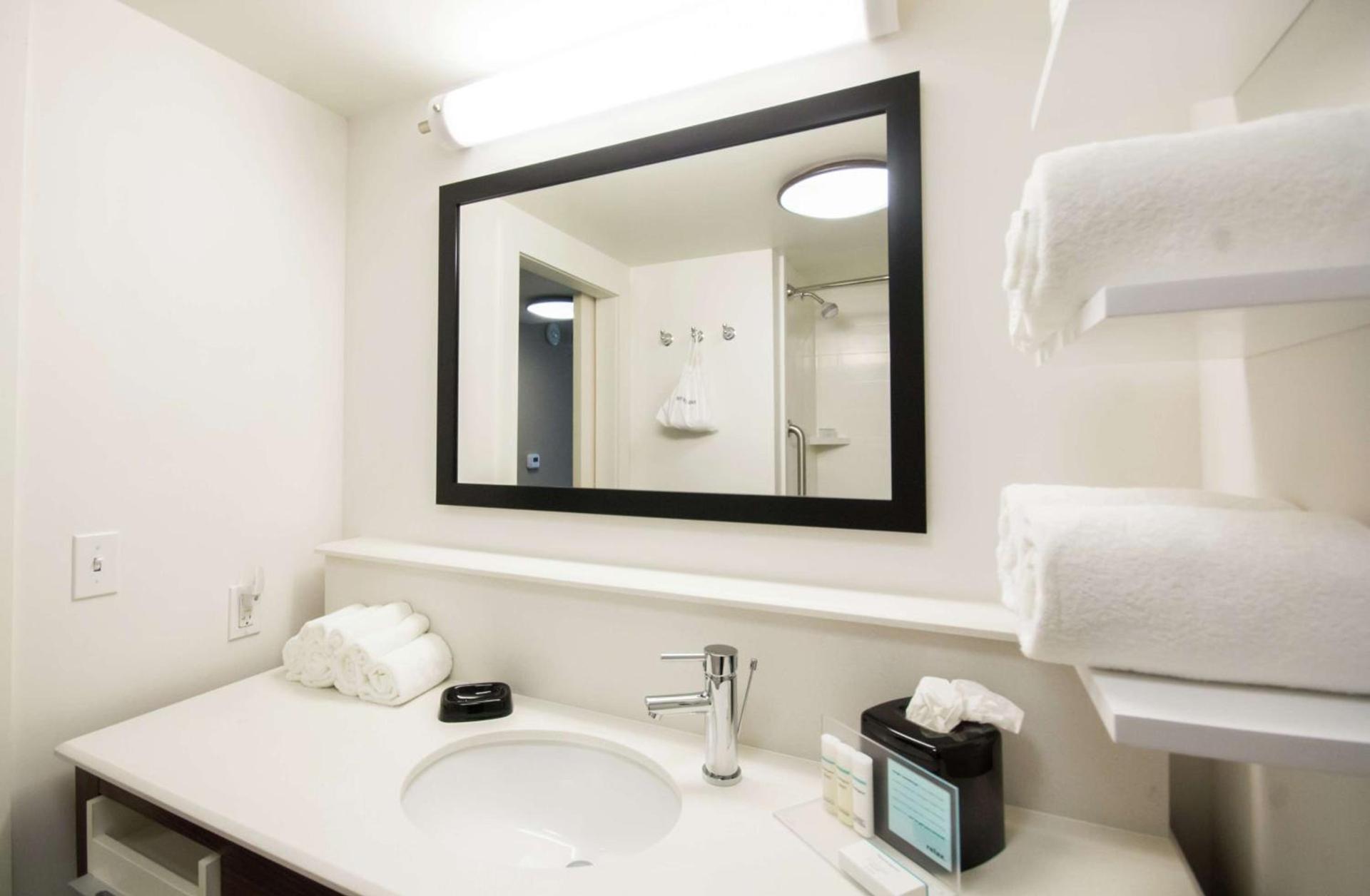 Hampton Inn & Suites Orlando near SeaWorld photo 28