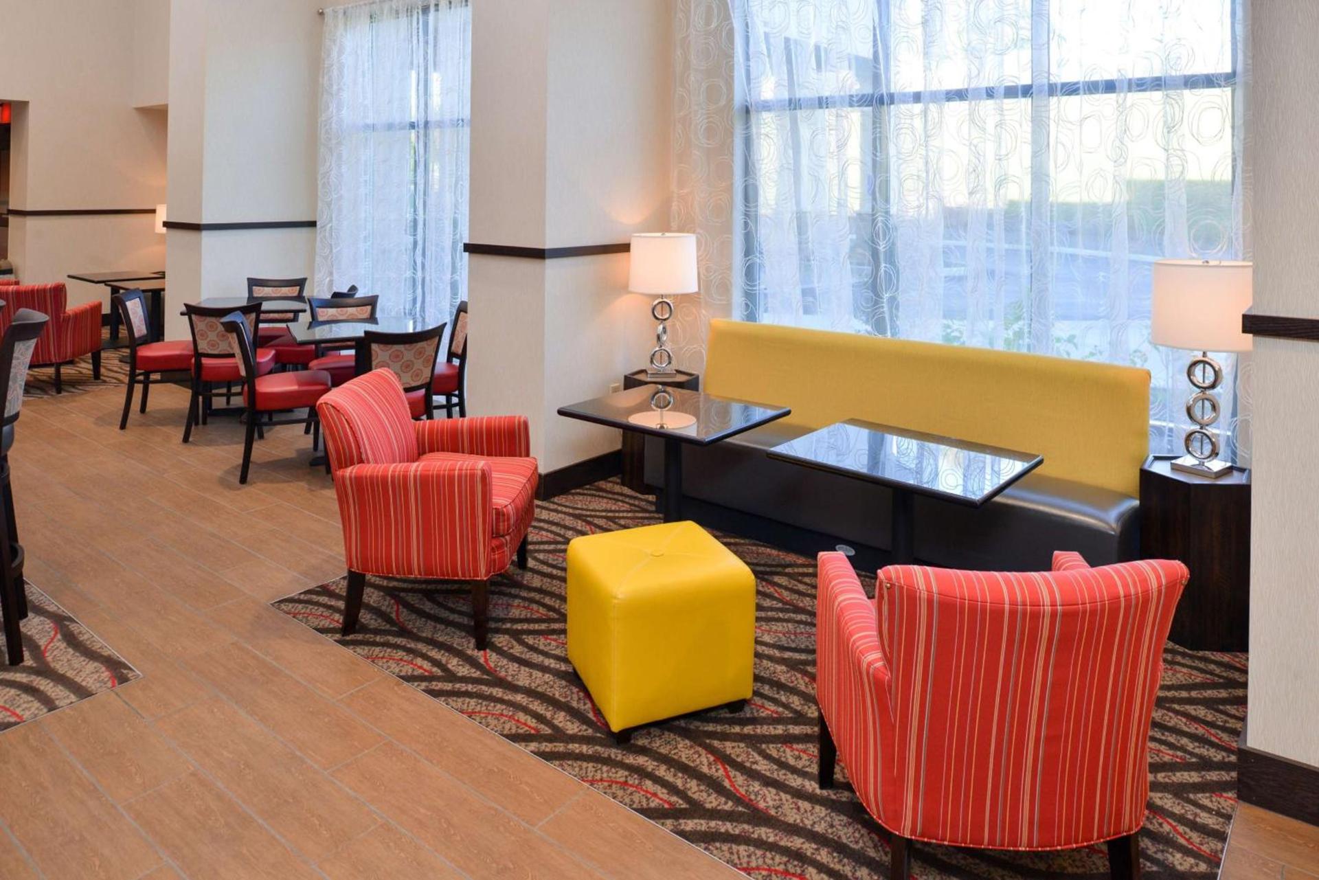 Hampton Inn & Suites California University-Pittsburgh photo 4