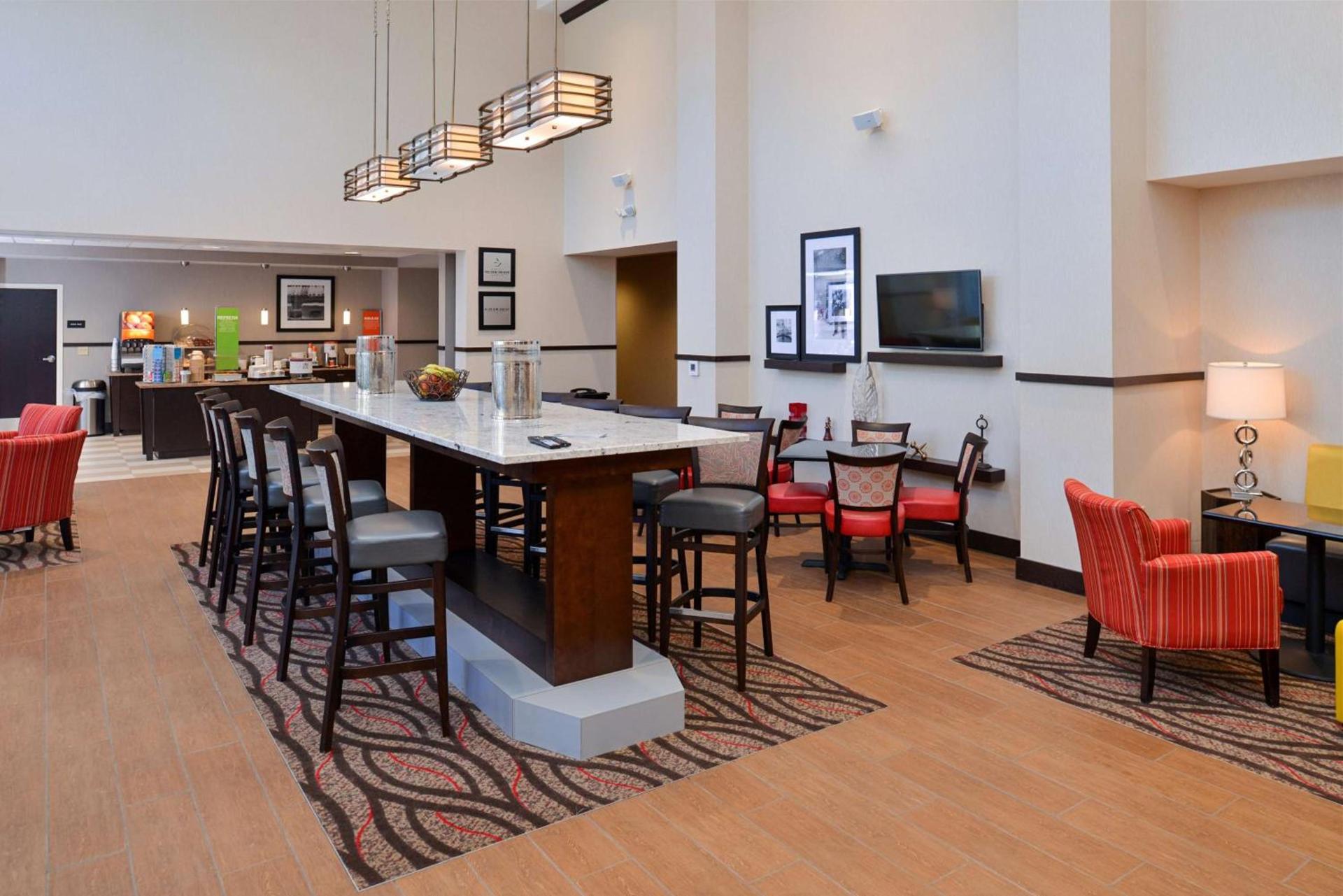 Hampton Inn & Suites California University-Pittsburgh photo 9