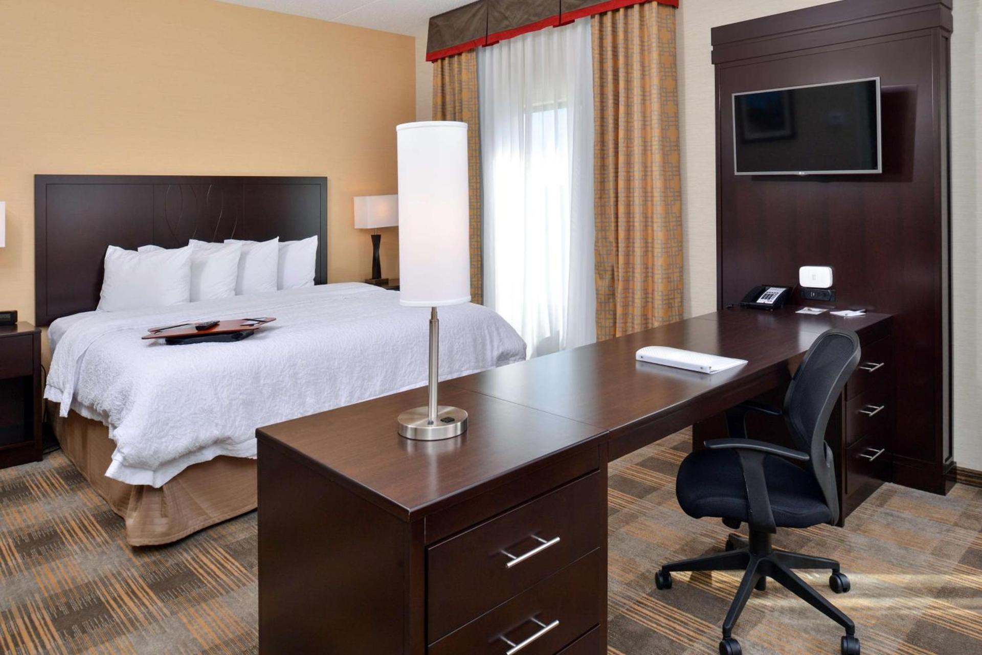Hampton Inn & Suites California University-Pittsburgh photo 15