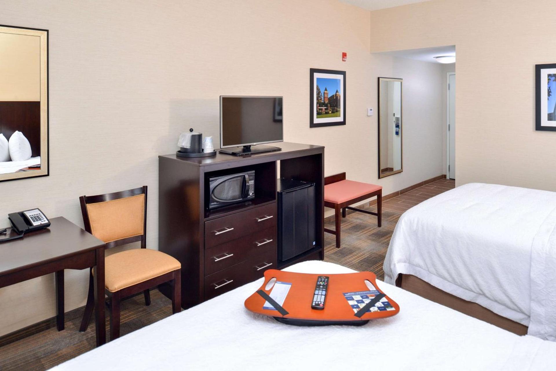 Hampton Inn & Suites California University-Pittsburgh photo 14