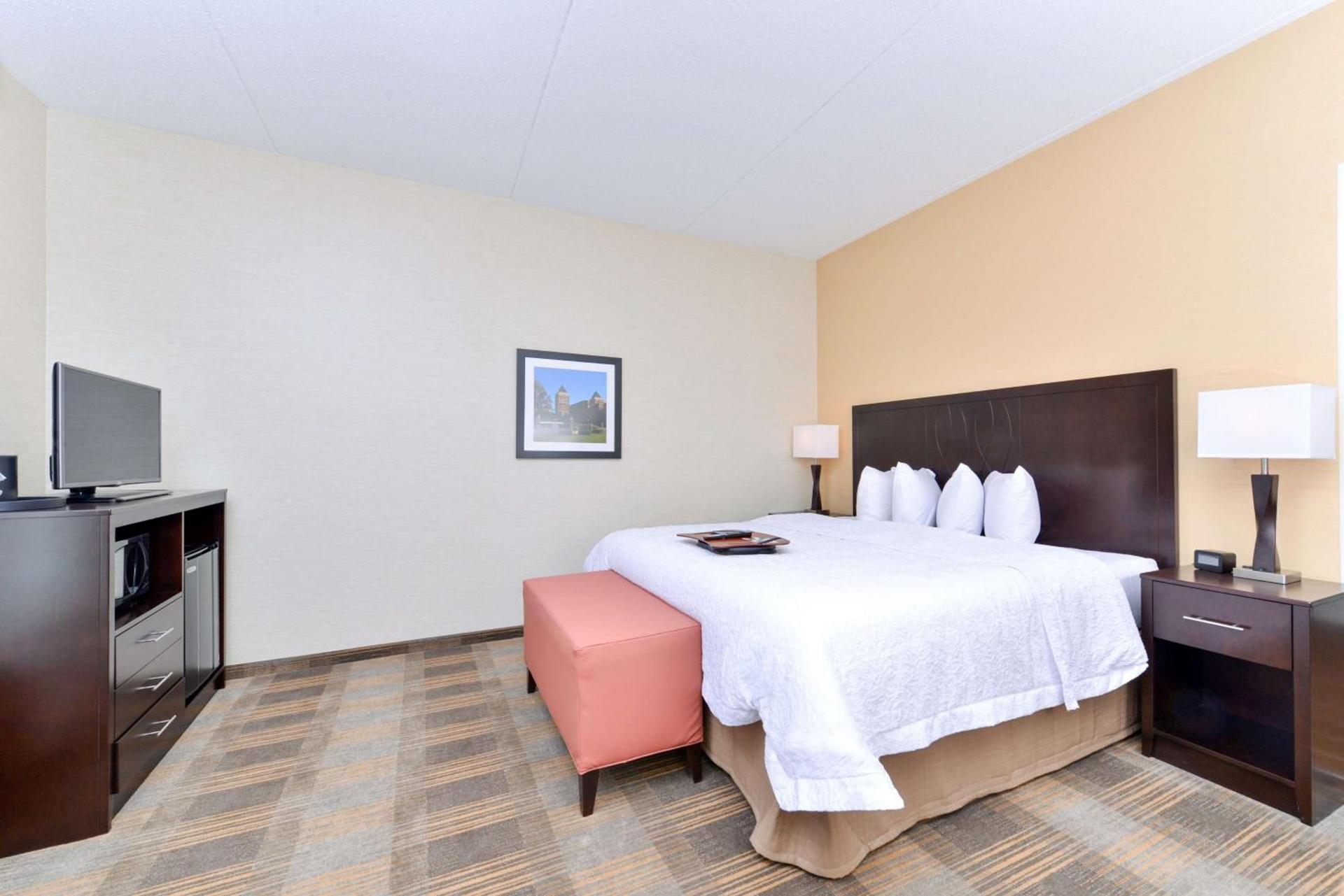 Hampton Inn & Suites California University-Pittsburgh photo 25