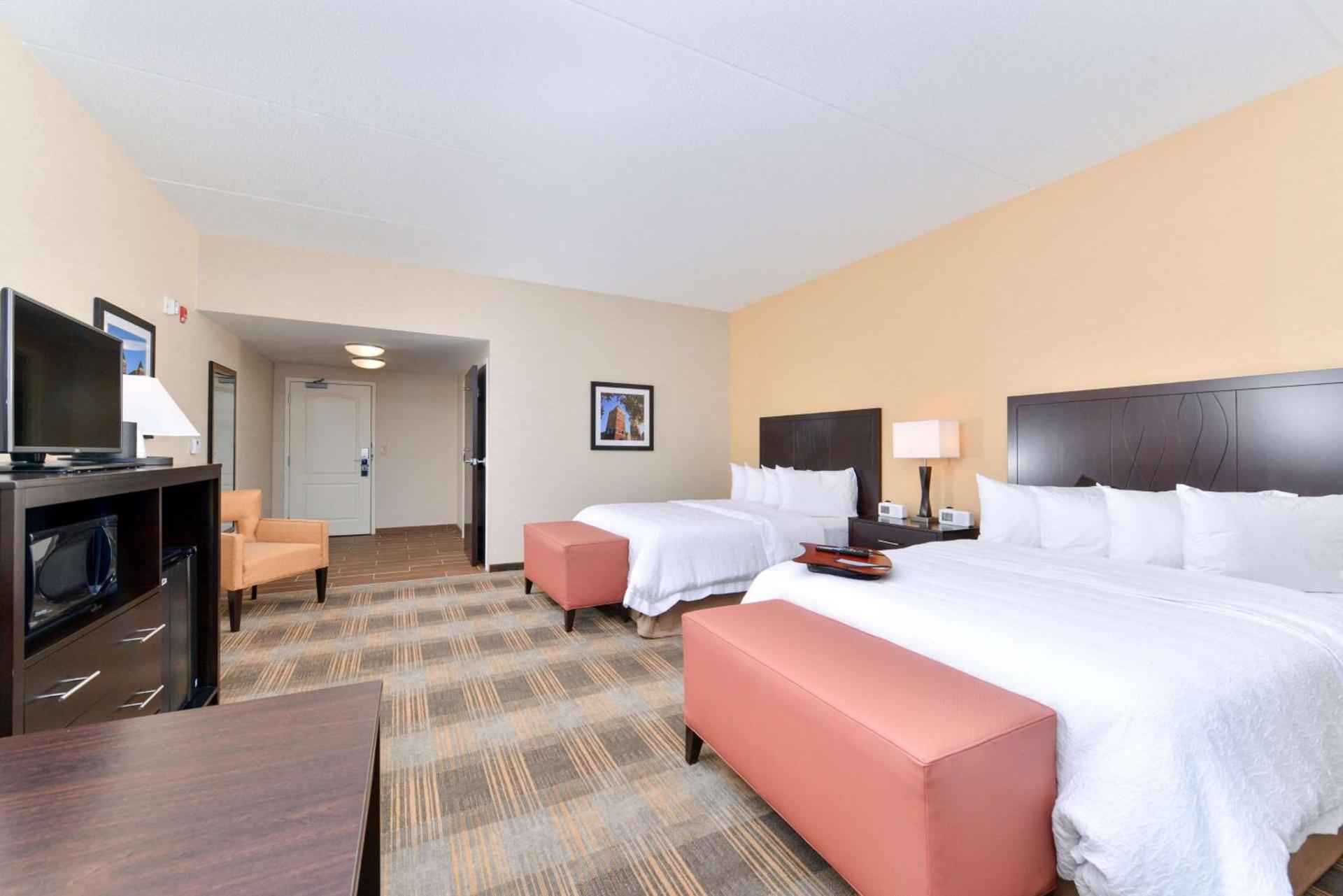 Hampton Inn & Suites California University-Pittsburgh photo 30