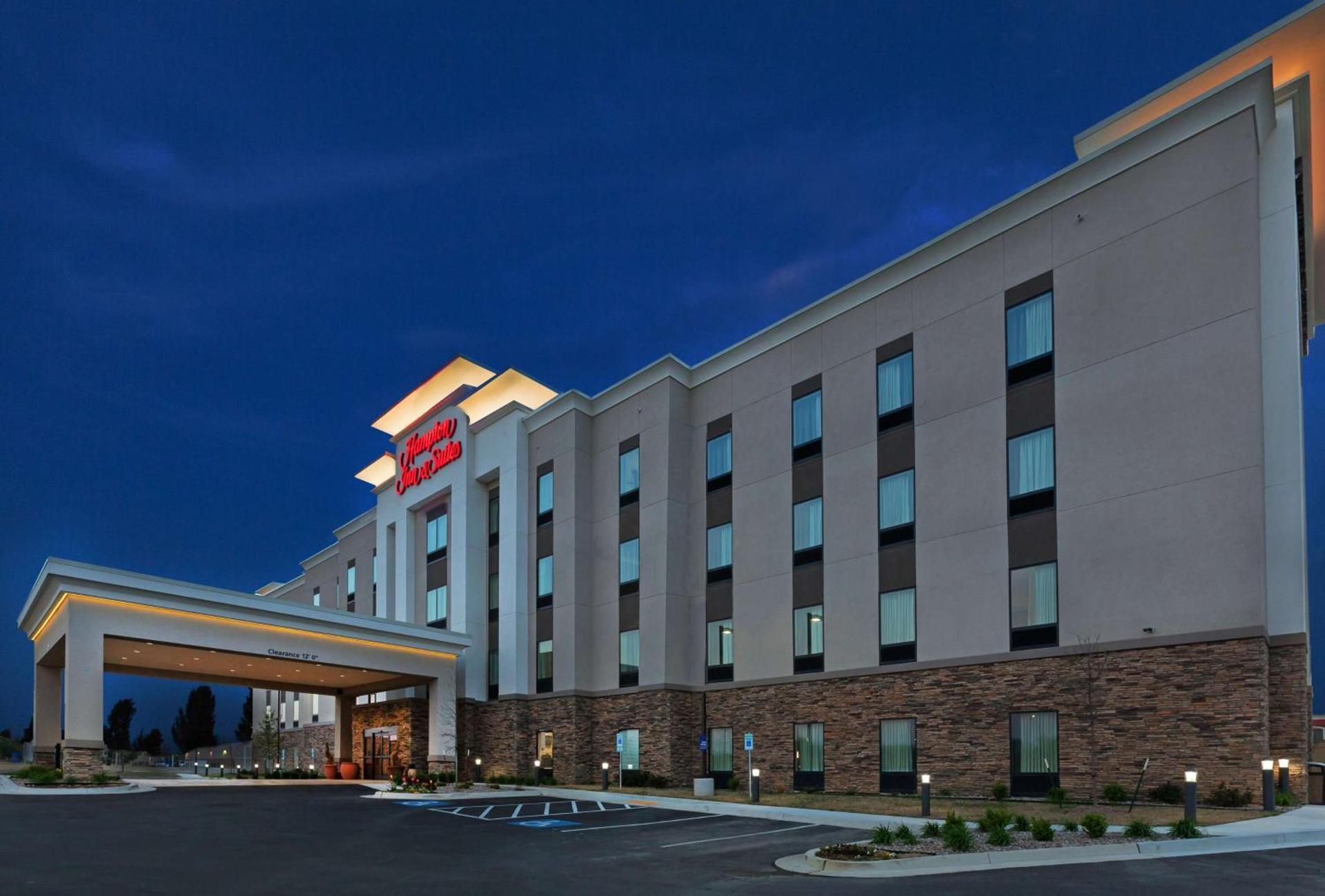 Hampton Inn & Suites Claremore photo 2