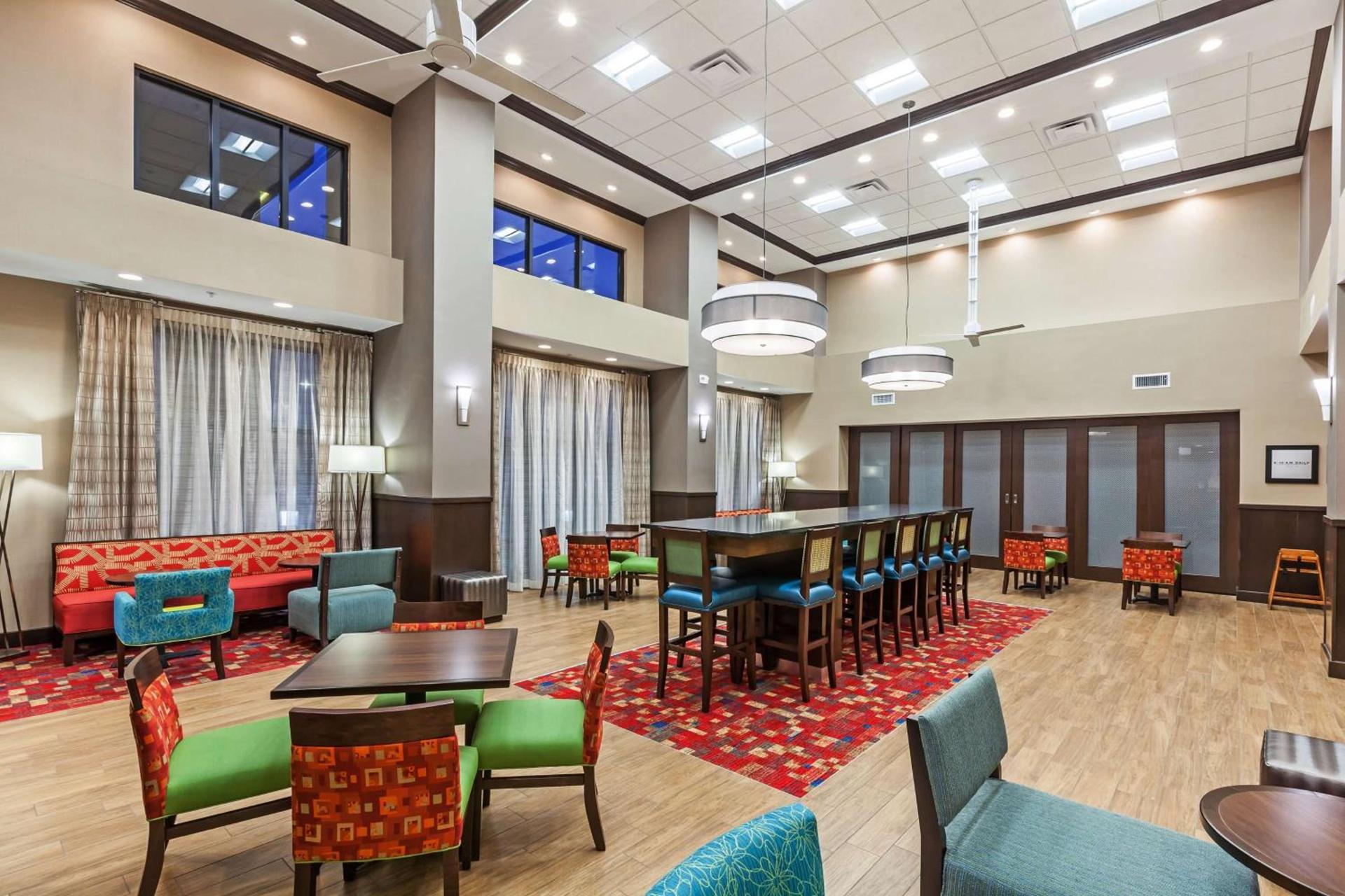 Hampton Inn & Suites Claremore photo 9