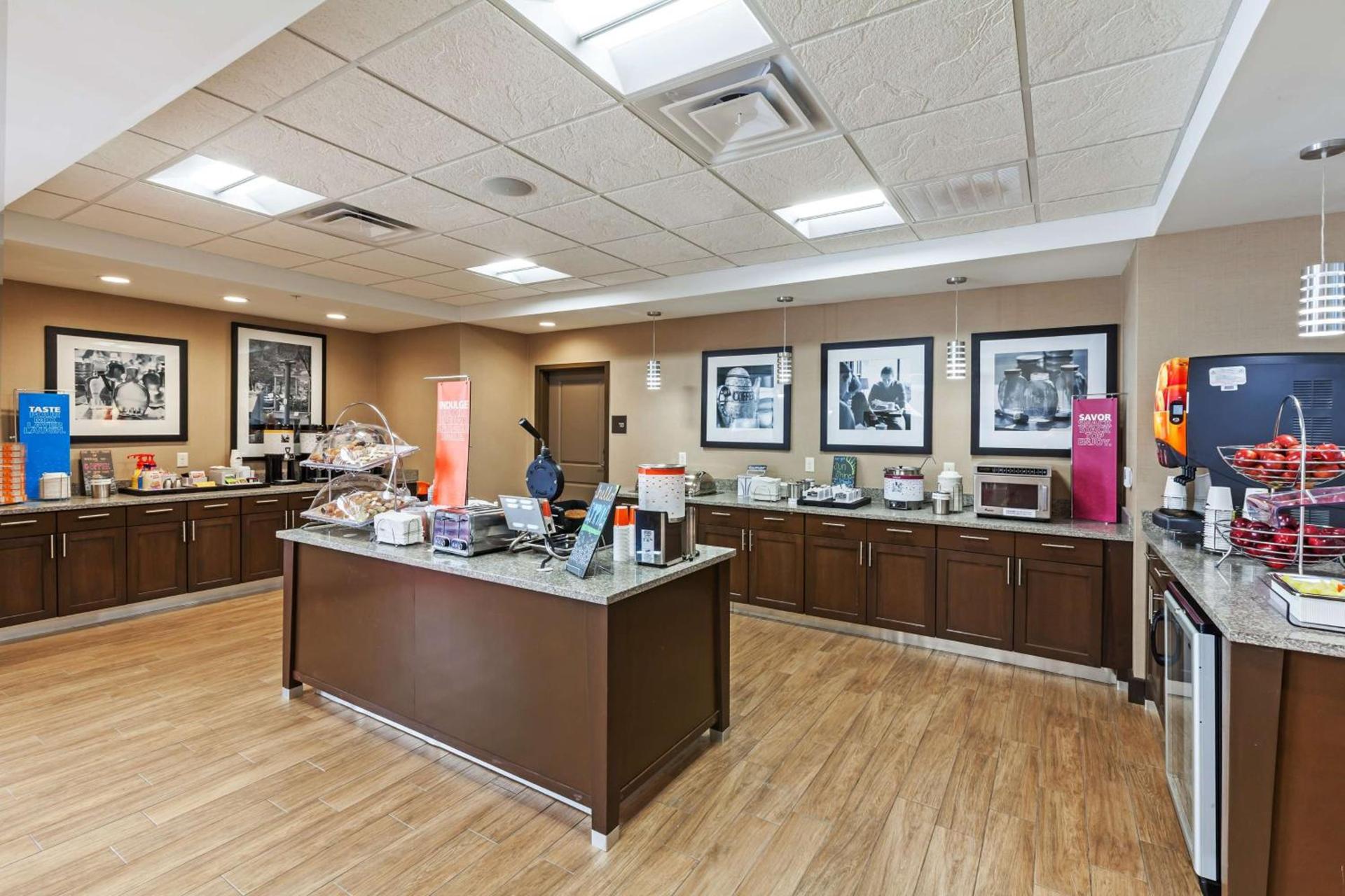 Hampton Inn & Suites Claremore photo 15
