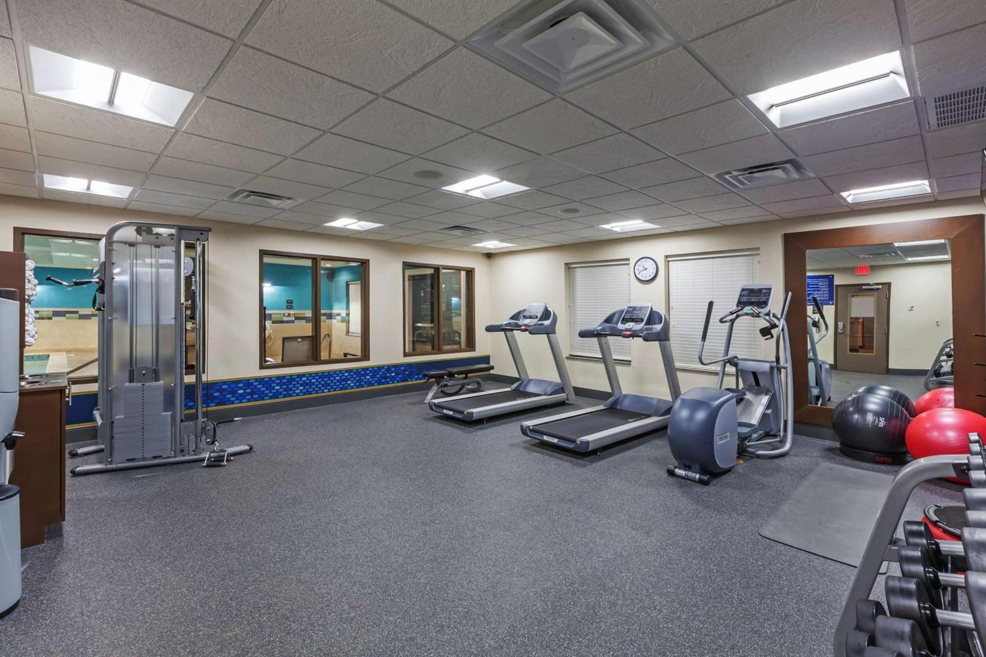Hampton Inn & Suites Claremore photo 16