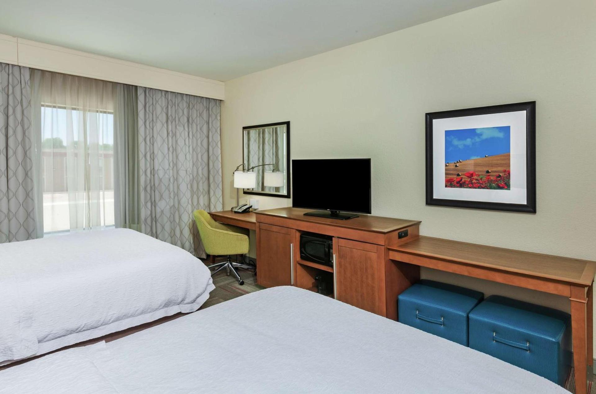Hampton Inn & Suites Claremore photo 17