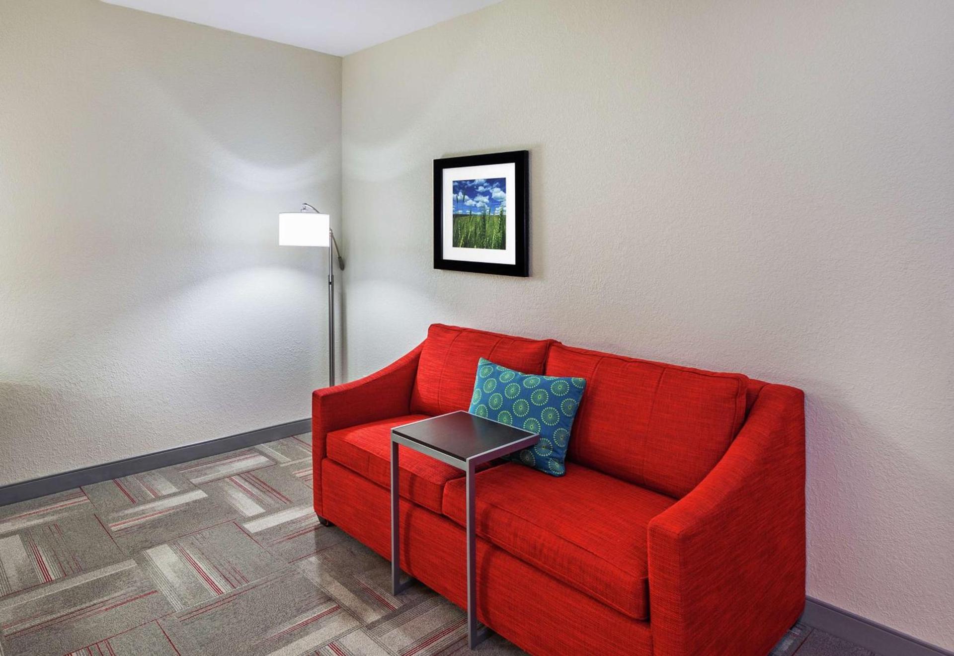 Hampton Inn & Suites Claremore photo 18