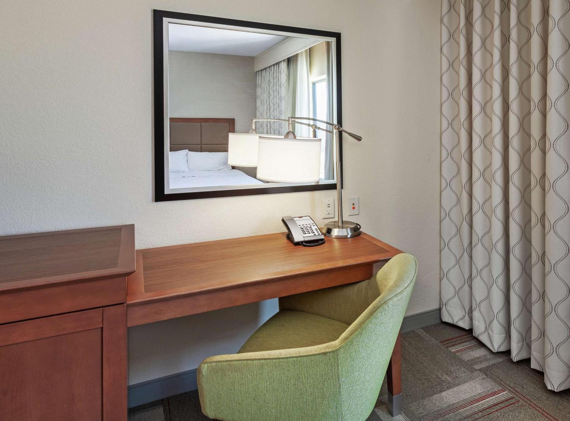 Hampton Inn & Suites Claremore photo 21