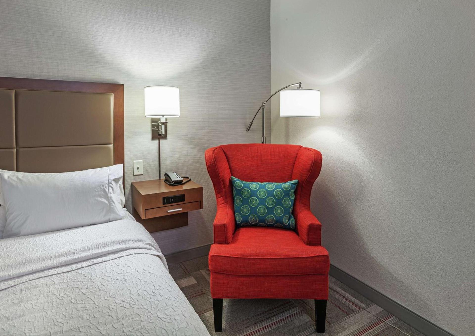 Hampton Inn & Suites Claremore photo 19