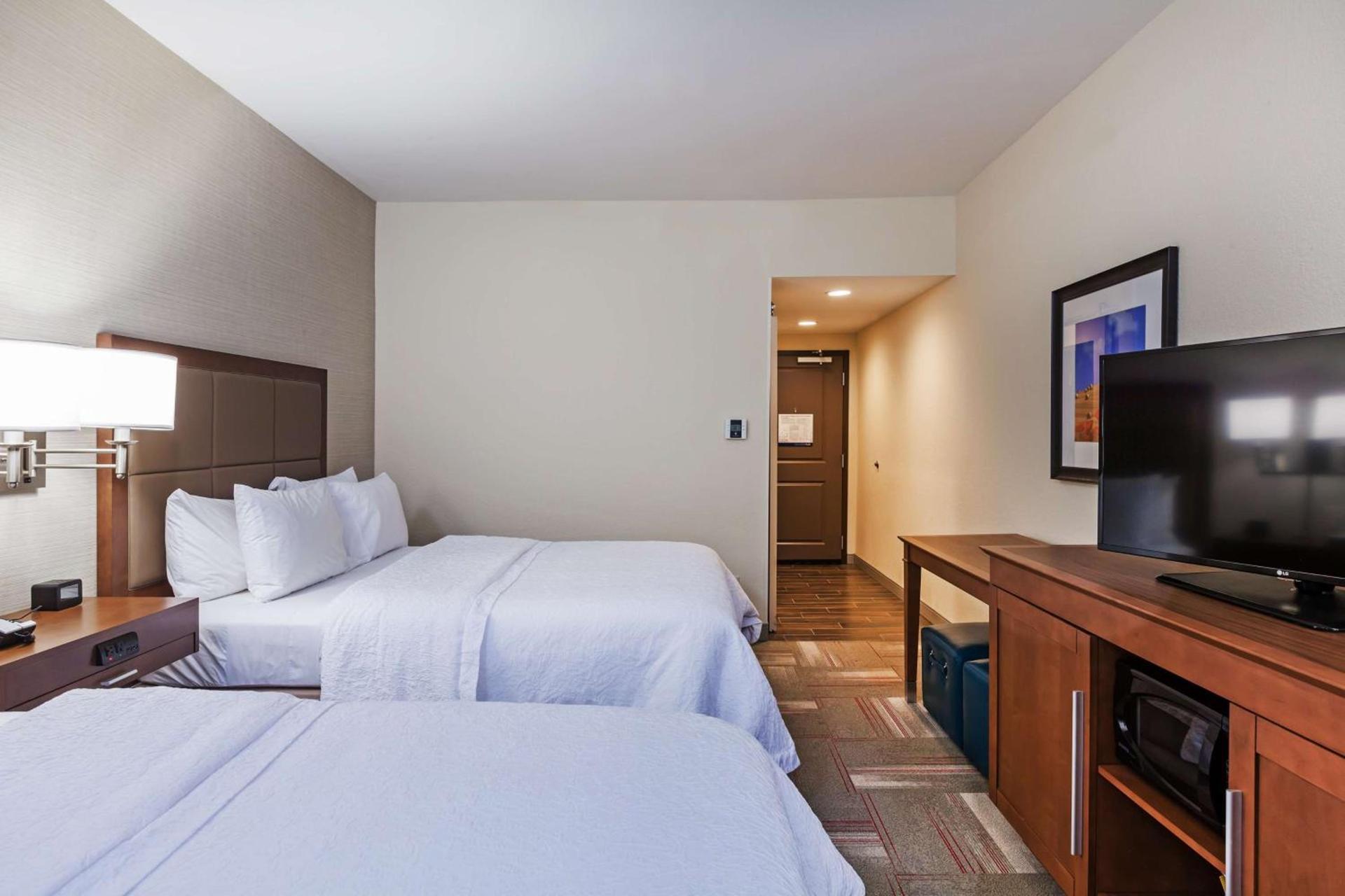 Hampton Inn & Suites Claremore photo 23