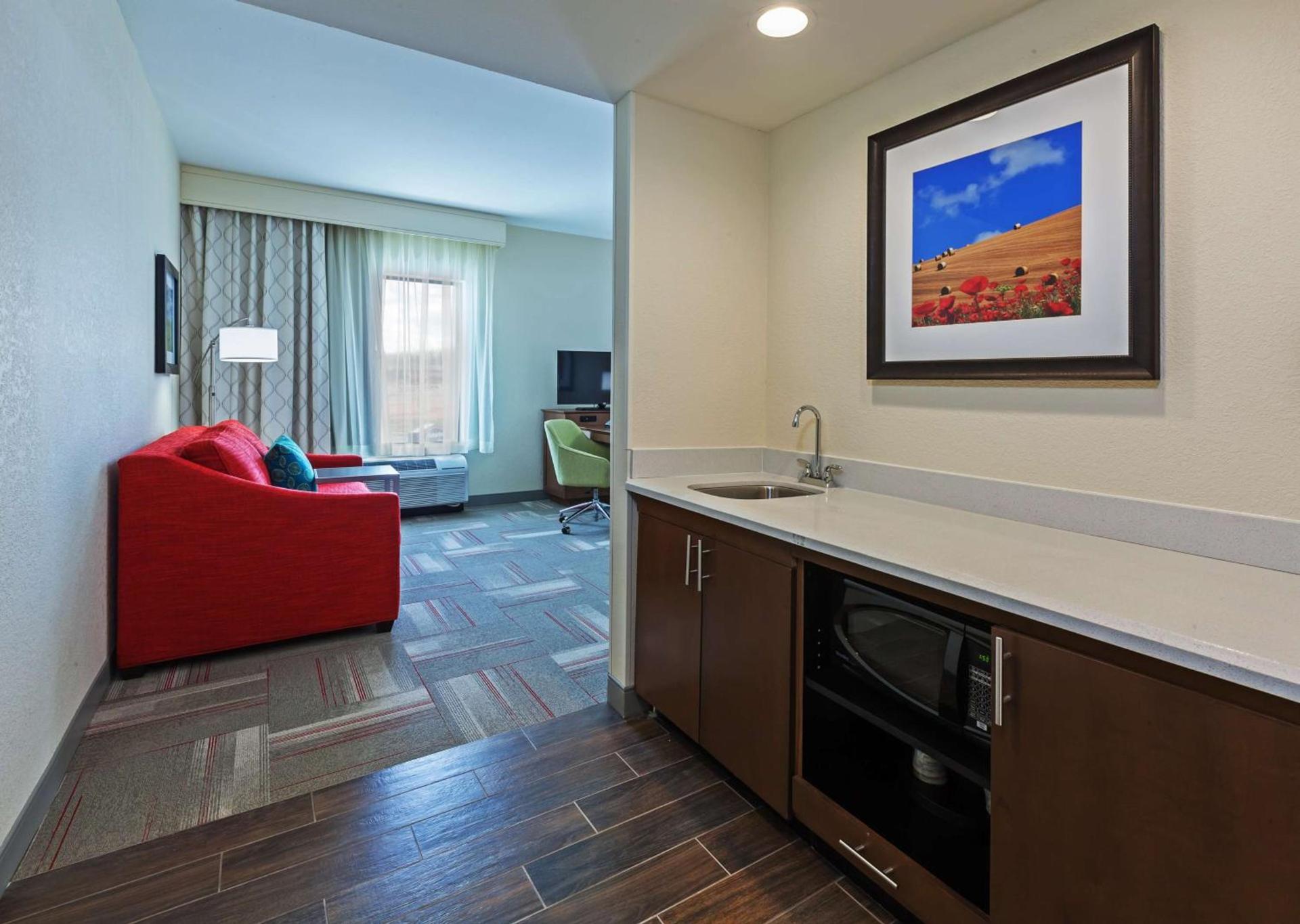 Hampton Inn & Suites Claremore photo 41
