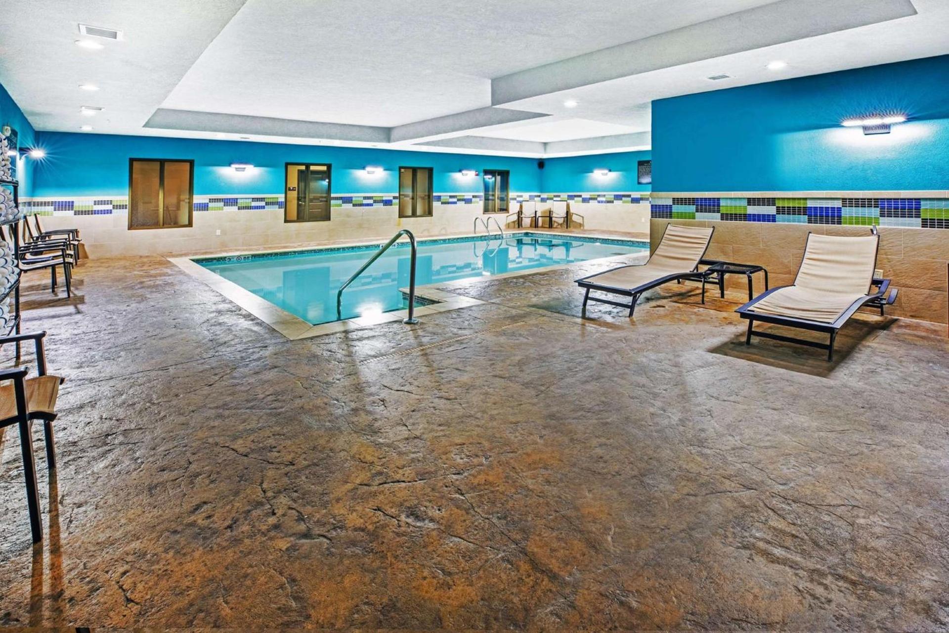 Hampton Inn & Suites Claremore photo 49