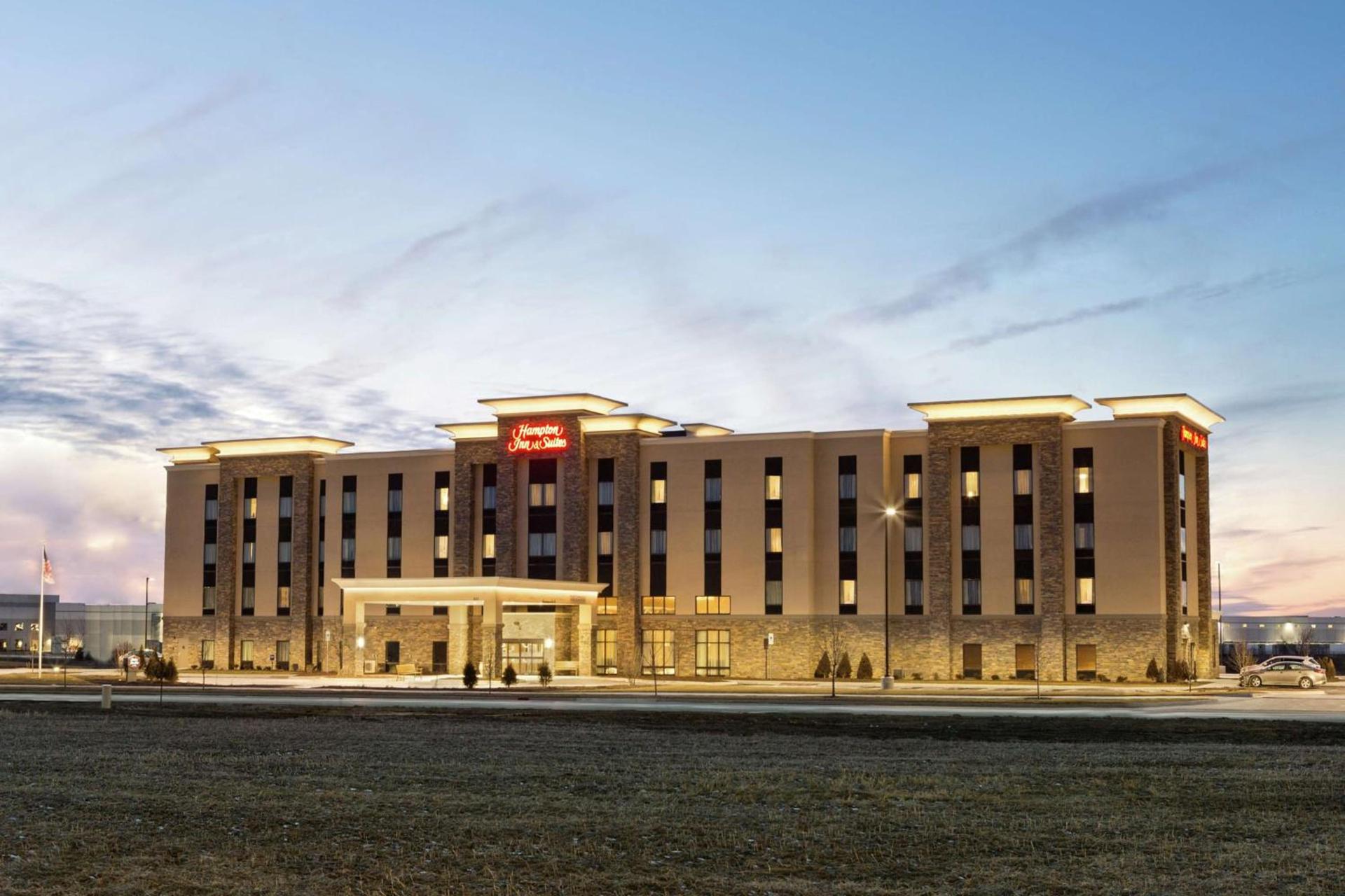Hampton Inn & Suites Minooka photo 2