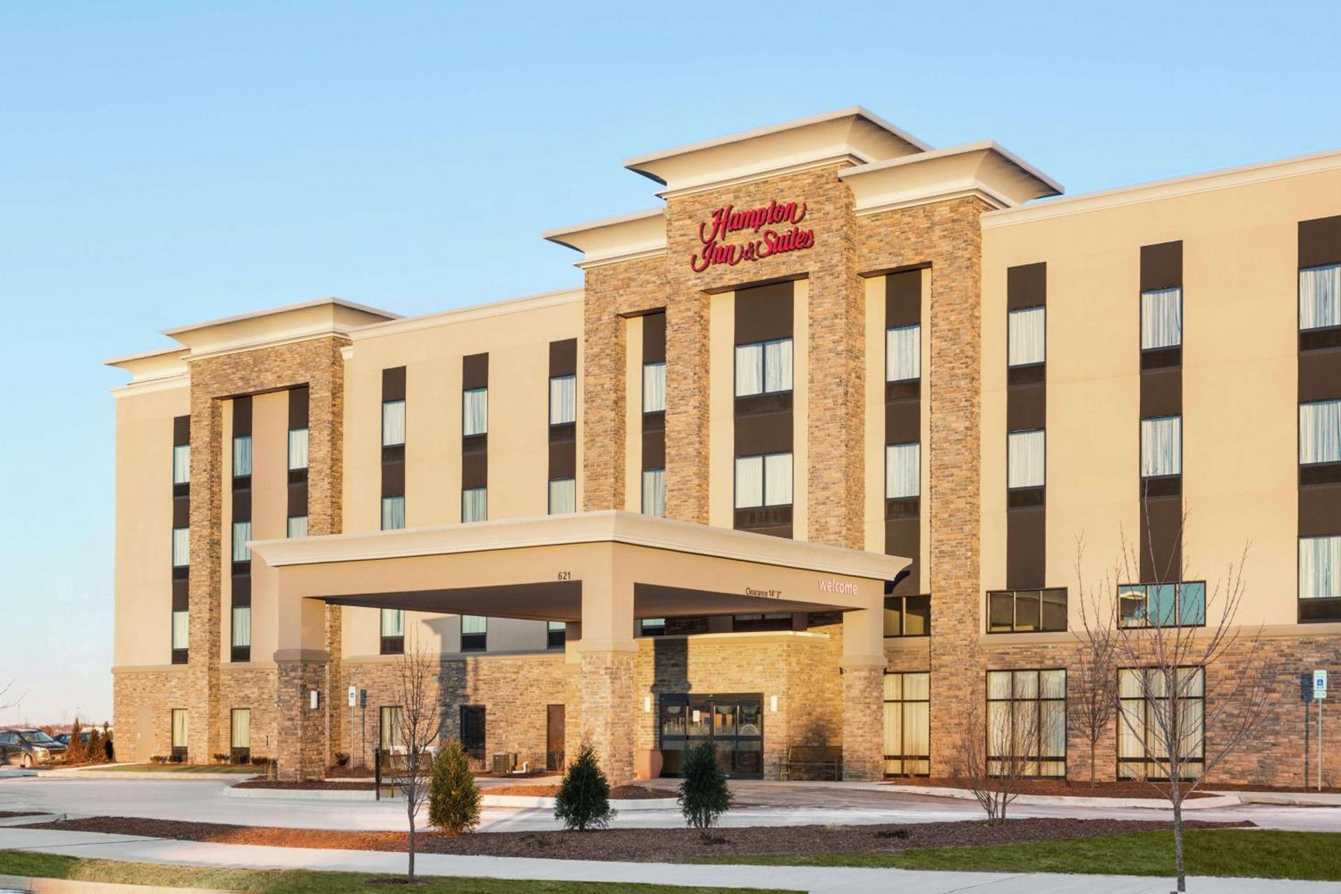 Hampton Inn & Suites Minooka photo 1