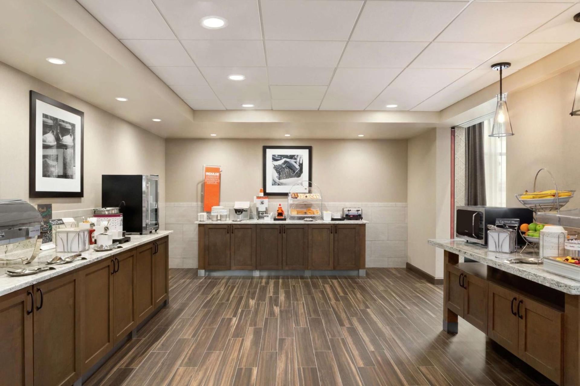 Hampton Inn & Suites Minooka photo 6