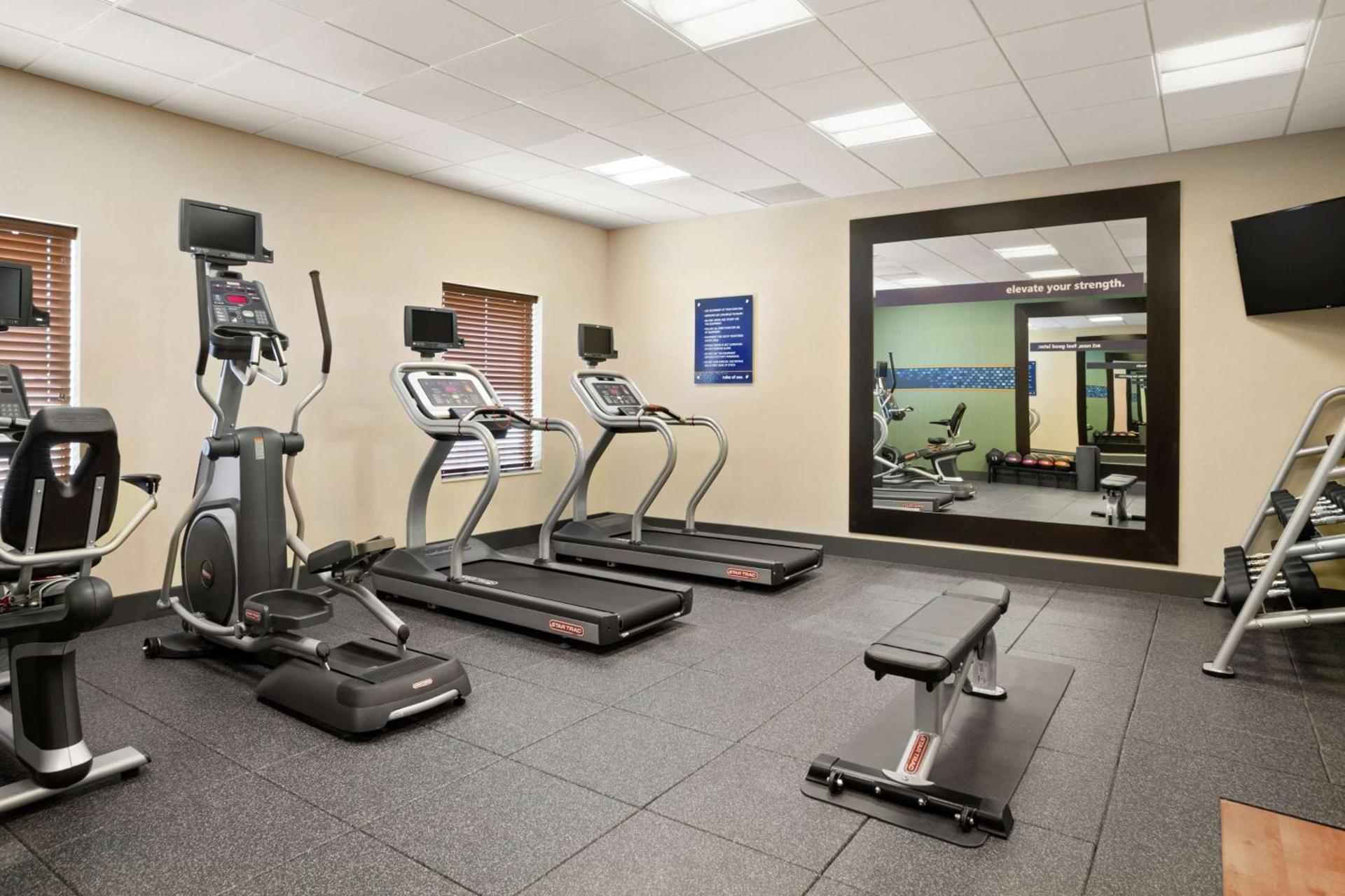 Hampton Inn & Suites Minooka photo 9