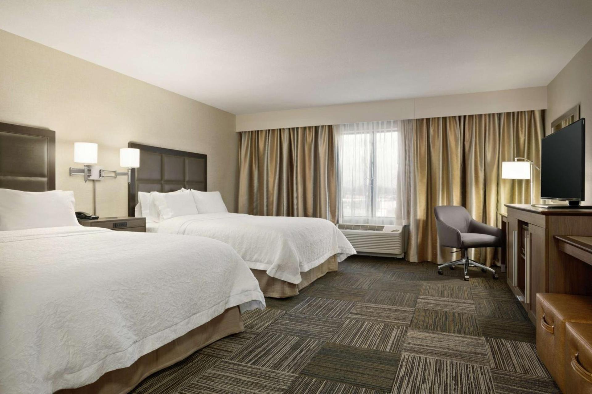Hampton Inn & Suites Minooka photo 12