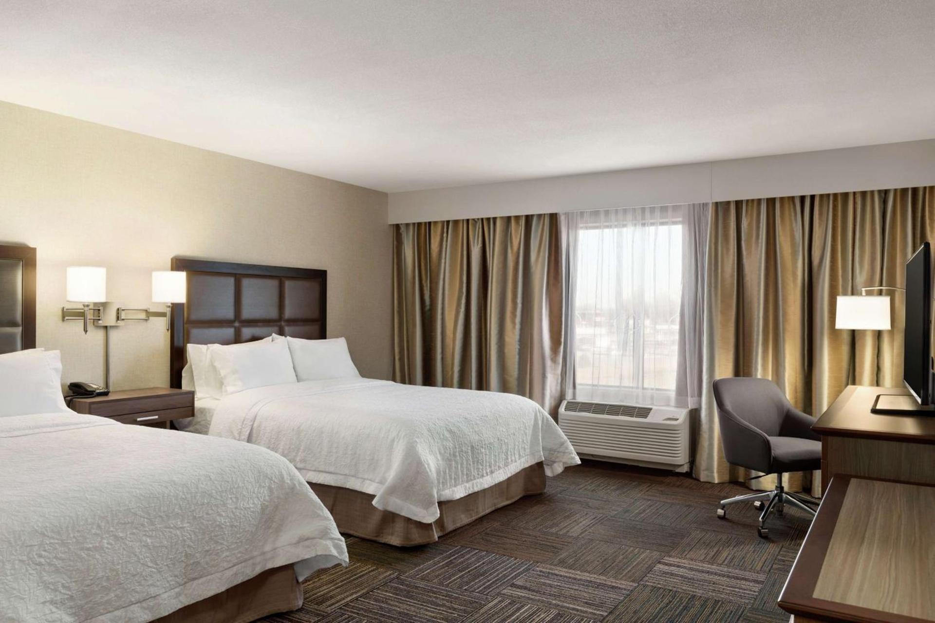 Hampton Inn & Suites Minooka photo 20