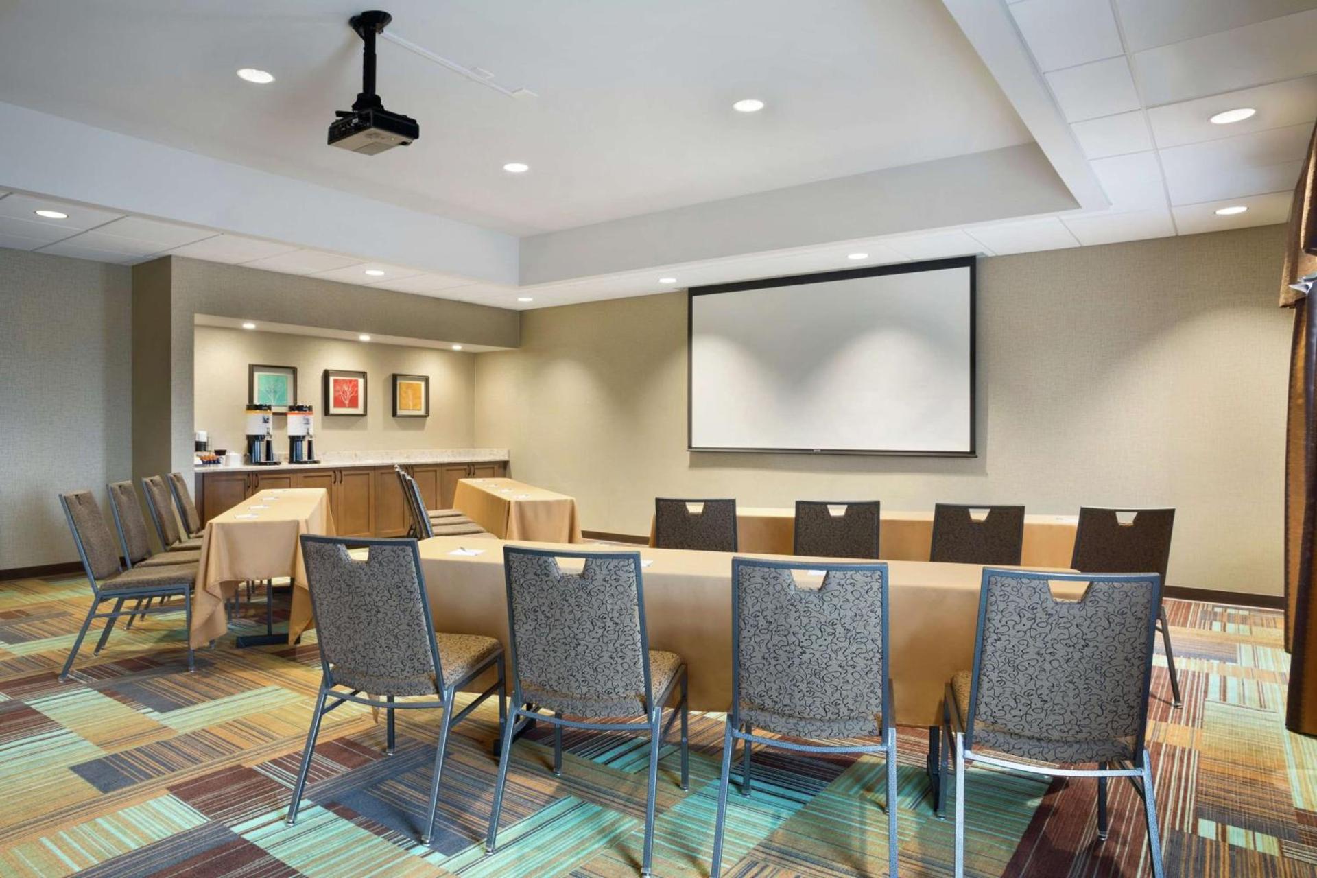Hampton Inn & Suites Minooka photo 25
