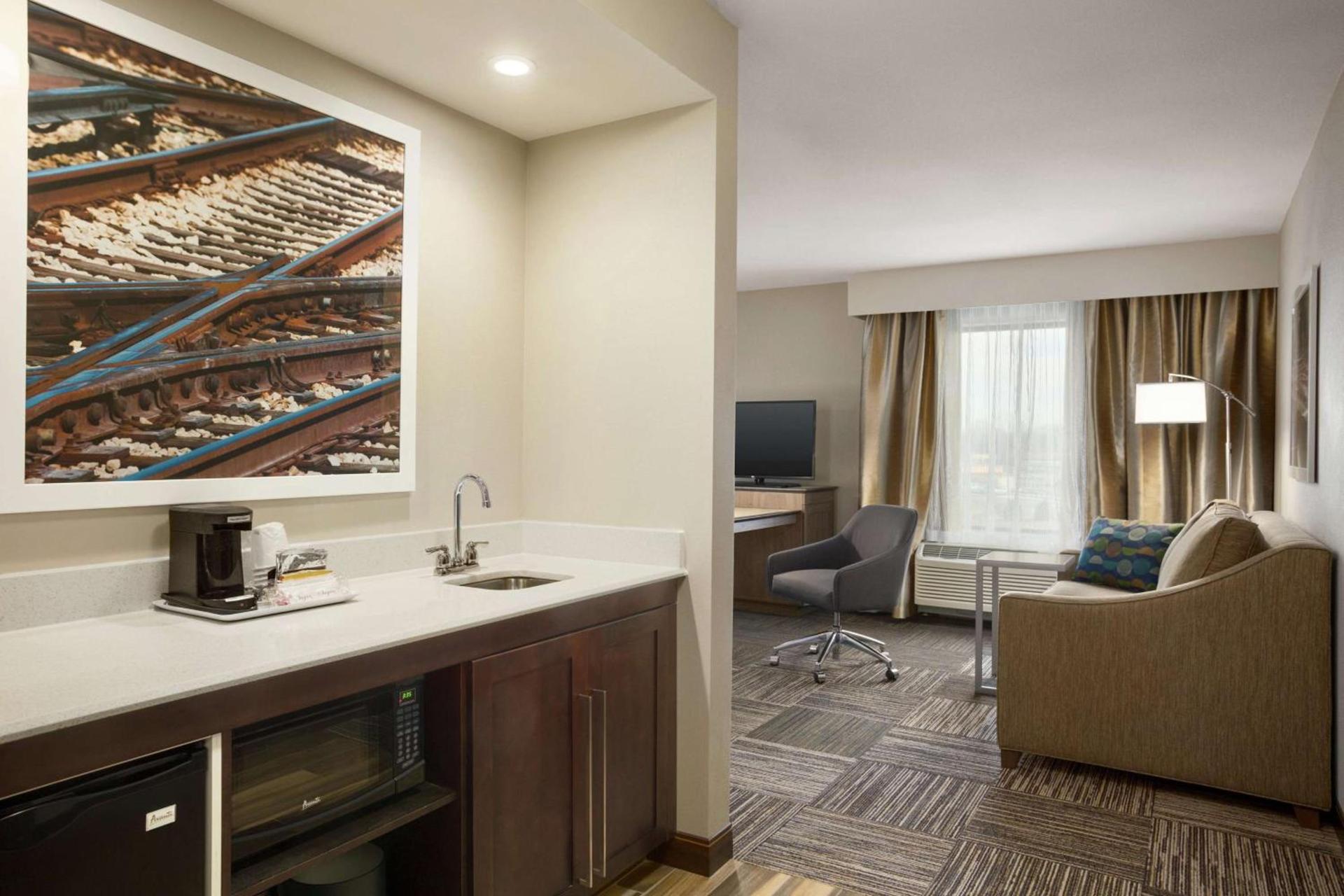 Hampton Inn & Suites Minooka photo 23