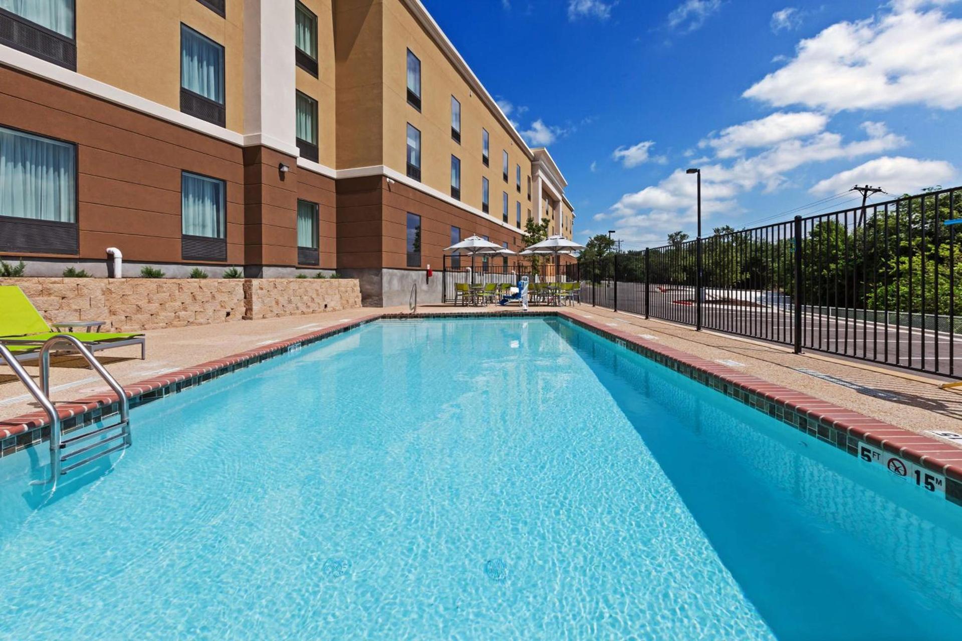 Hampton Inn and Suites Georgetown/Austin North, TX photo 6