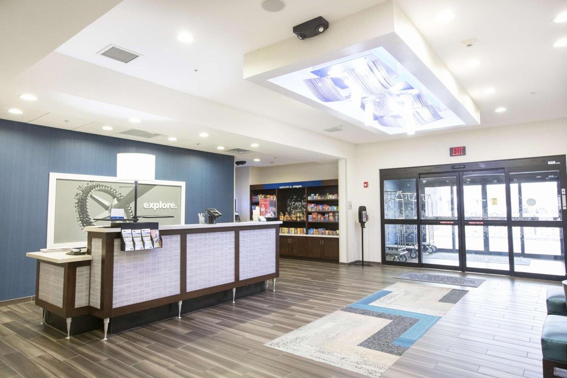Hampton Inn Toledo Oregon photo 5