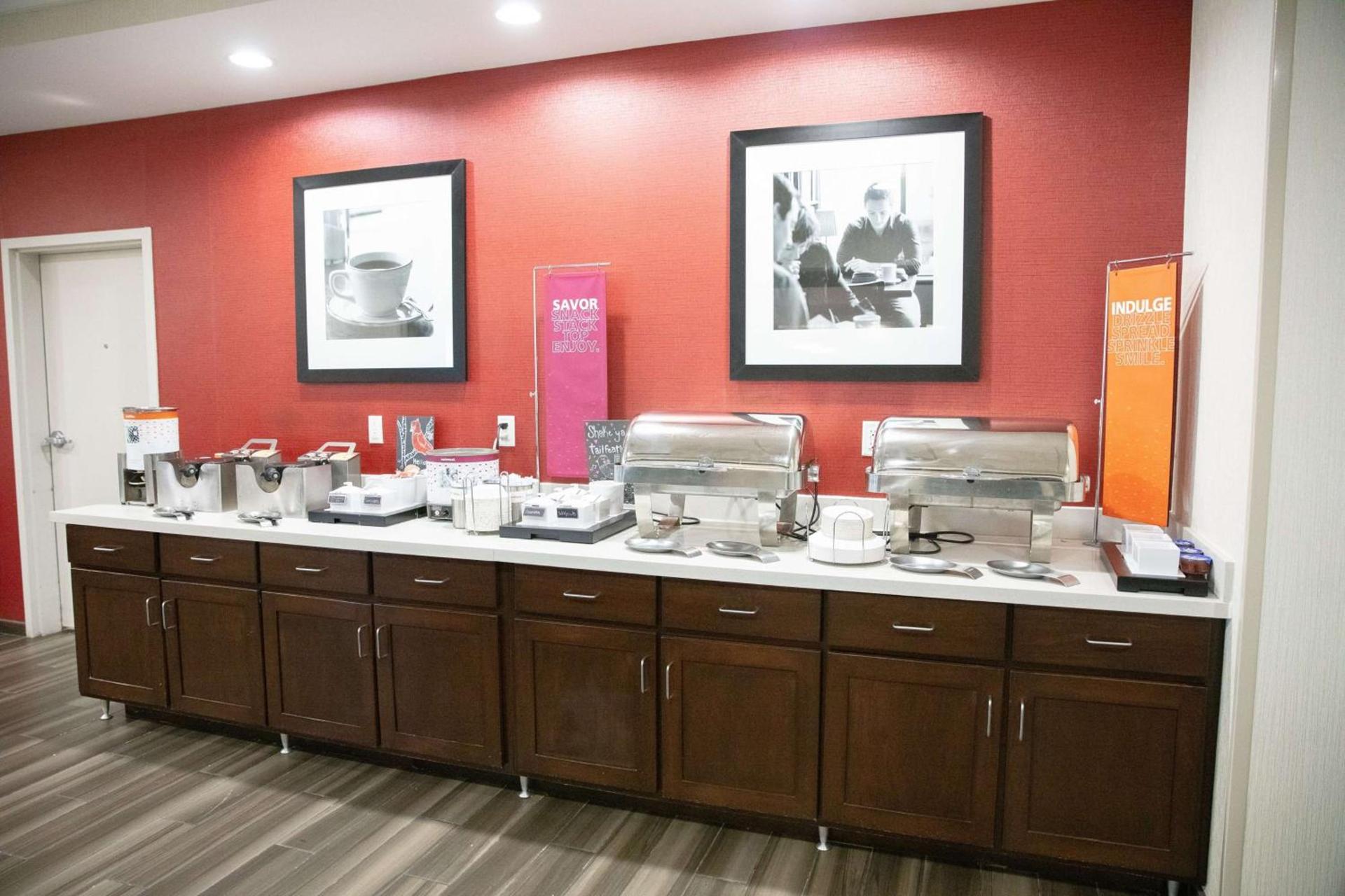 Hampton Inn Toledo Oregon photo 9