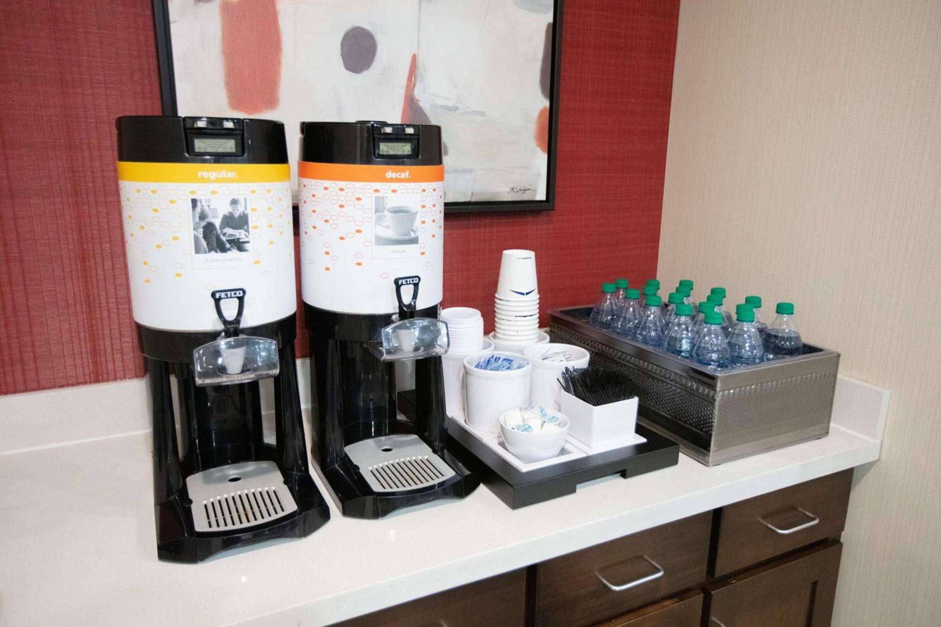 Hampton Inn Toledo Oregon photo 13