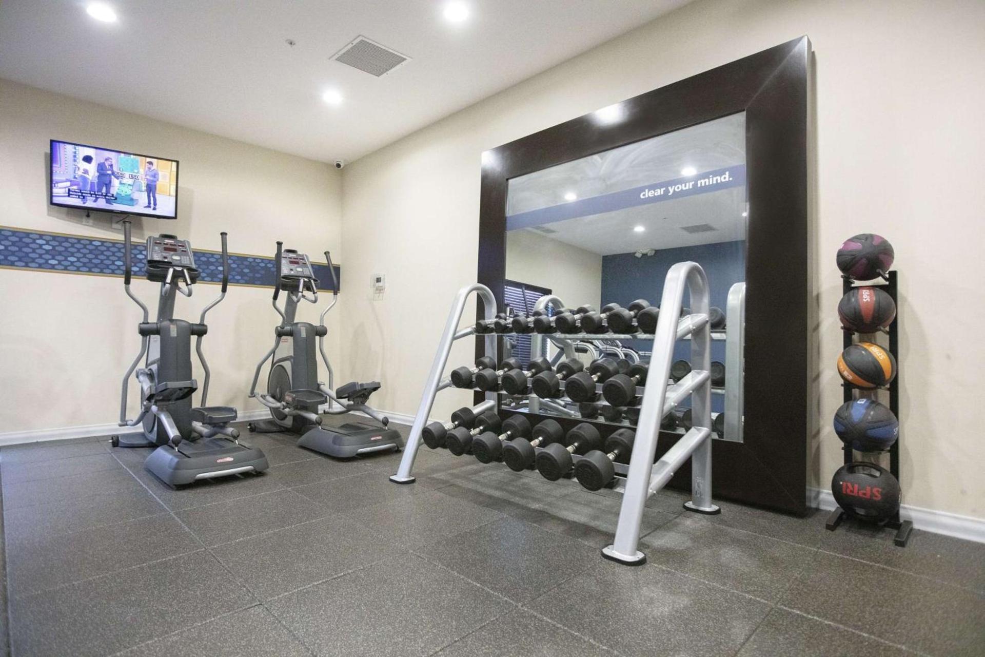 Hampton Inn Toledo Oregon photo 21