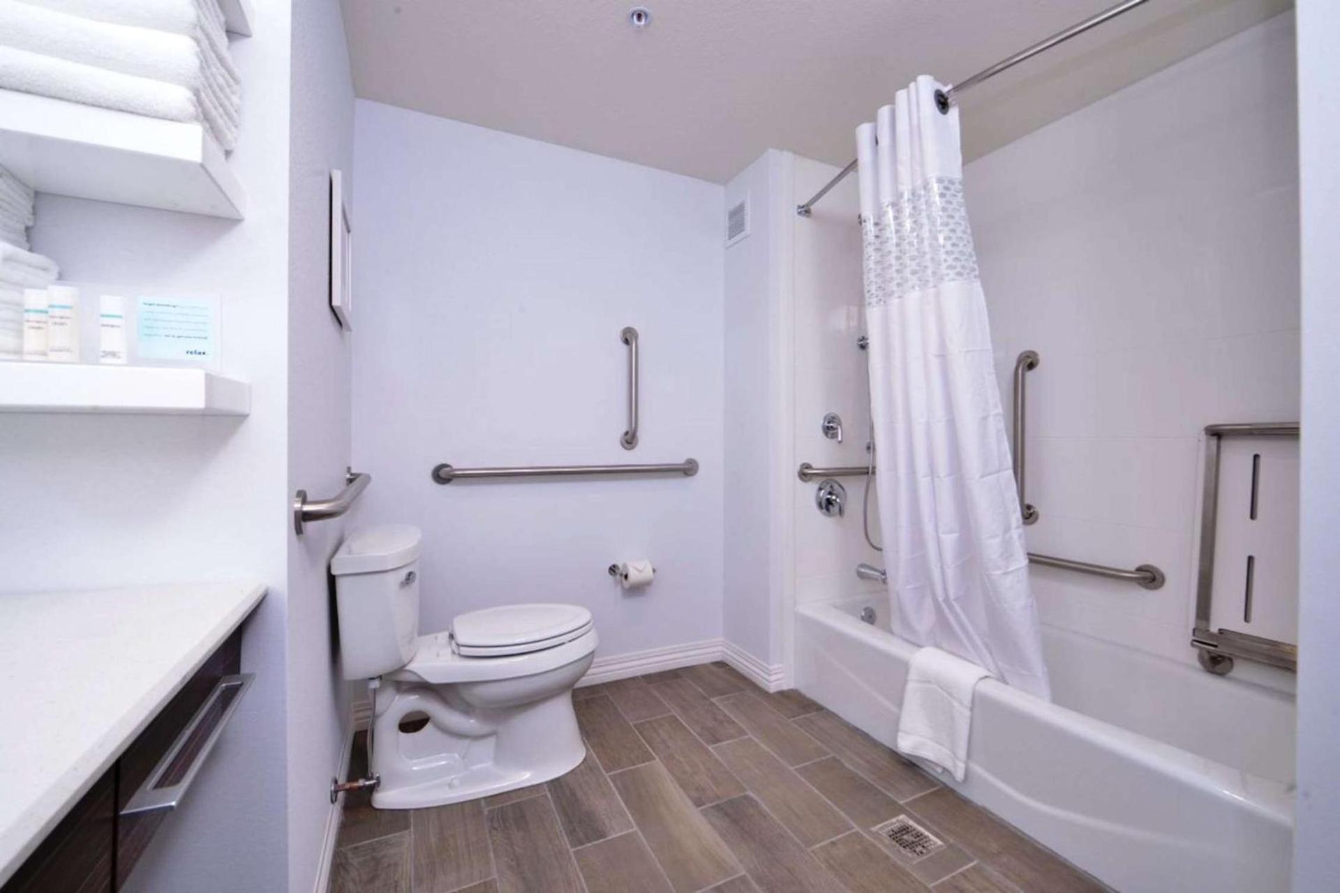 Hampton Inn Leavenworth photo 25