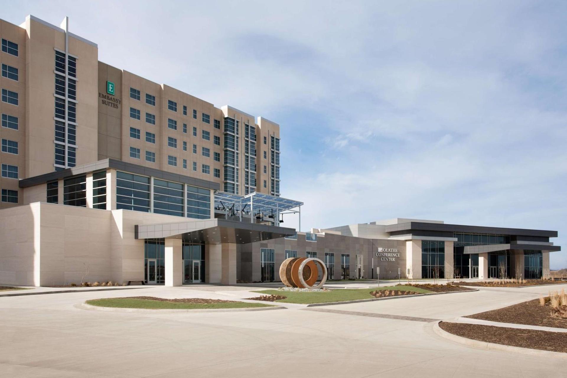 Embassy Suites by Hilton Kansas City Olathe photo 2