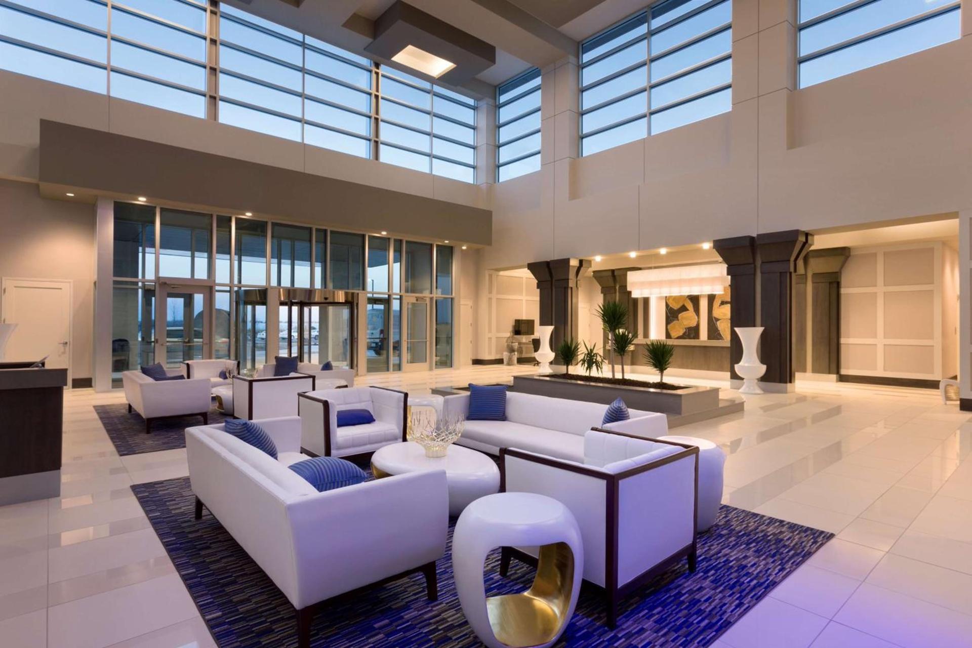Embassy Suites by Hilton Kansas City Olathe photo 4