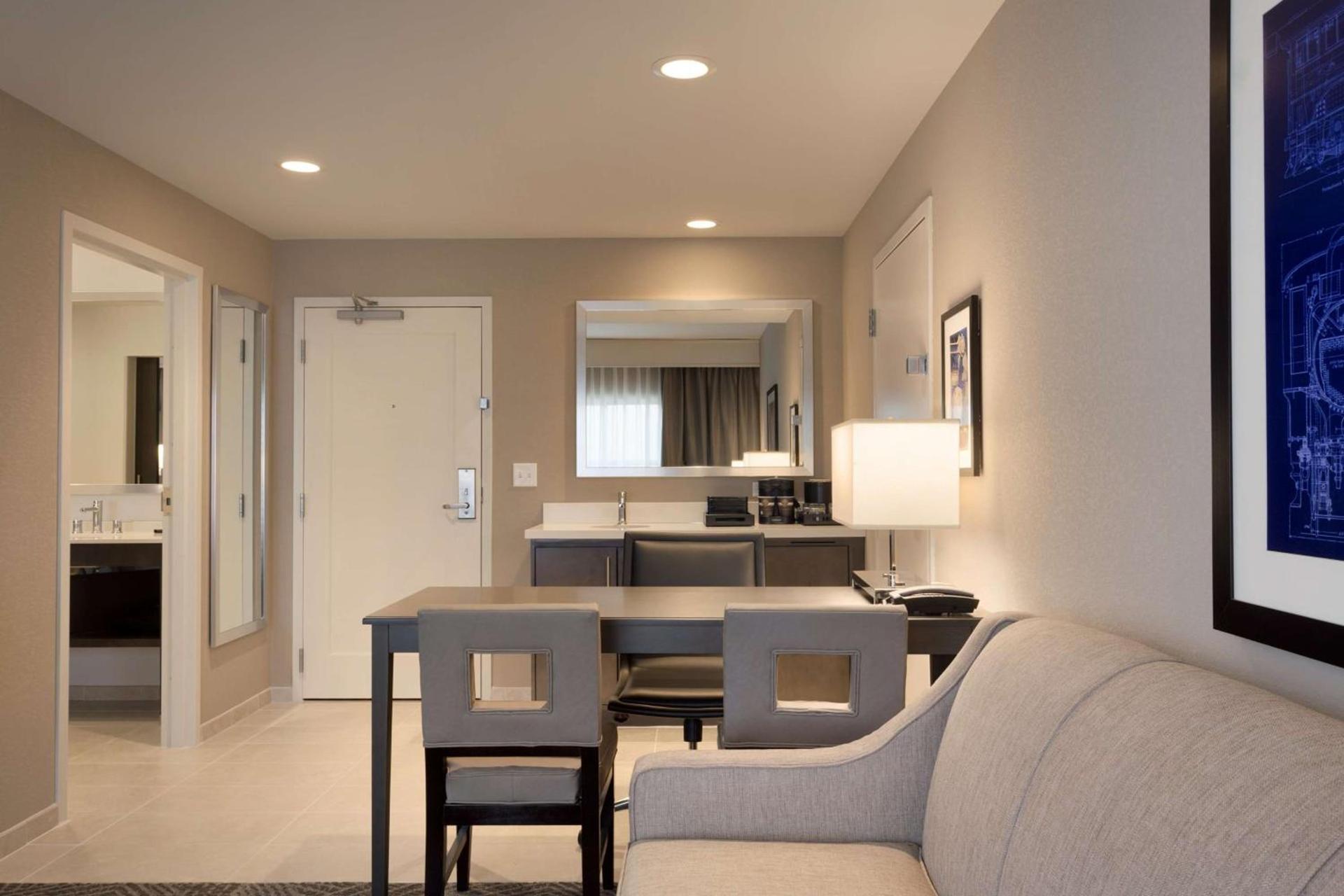 Embassy Suites by Hilton Kansas City Olathe photo 20